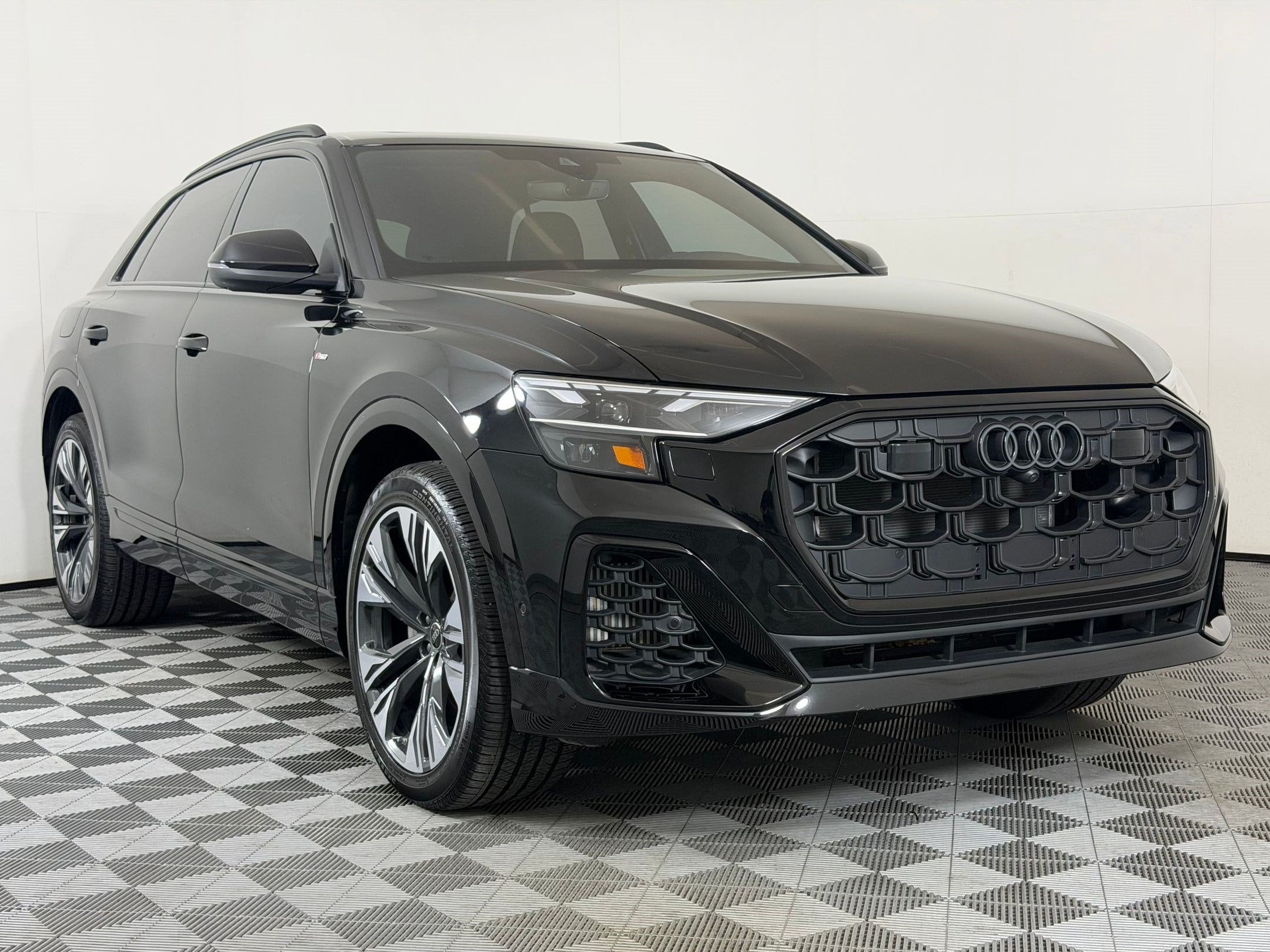 Q8 Premium Plus SUV