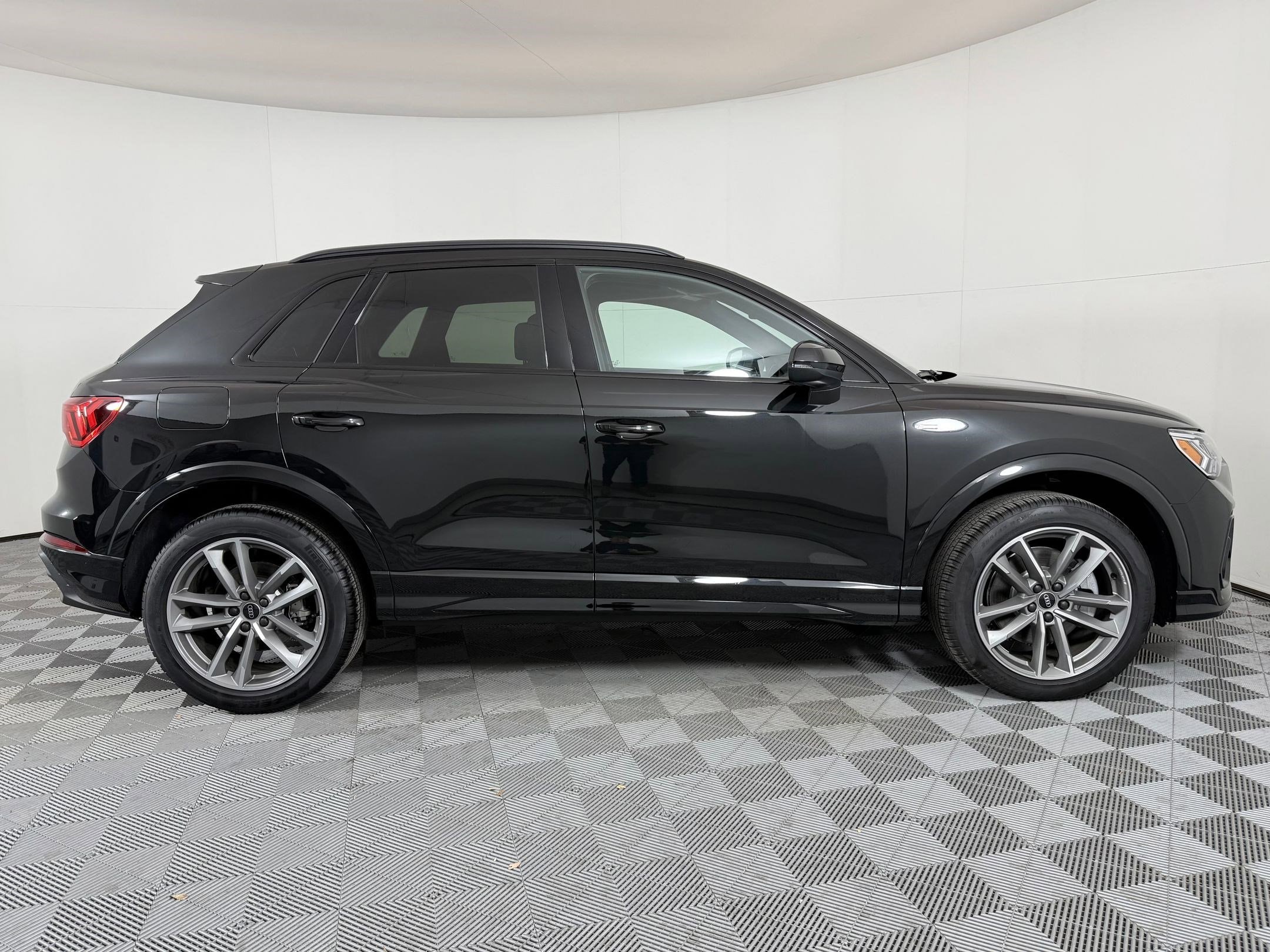 2025 Audi Q3 S Line Premium - Photo 7