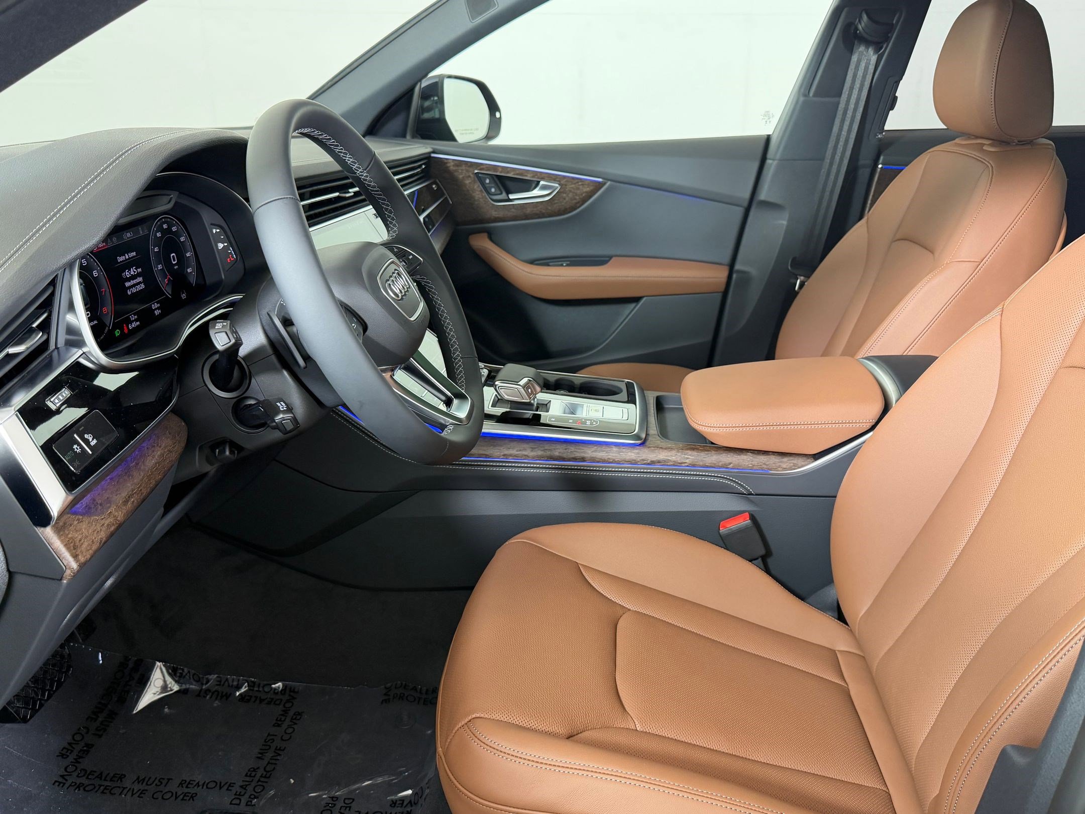 Q8 Premium Plus SUV