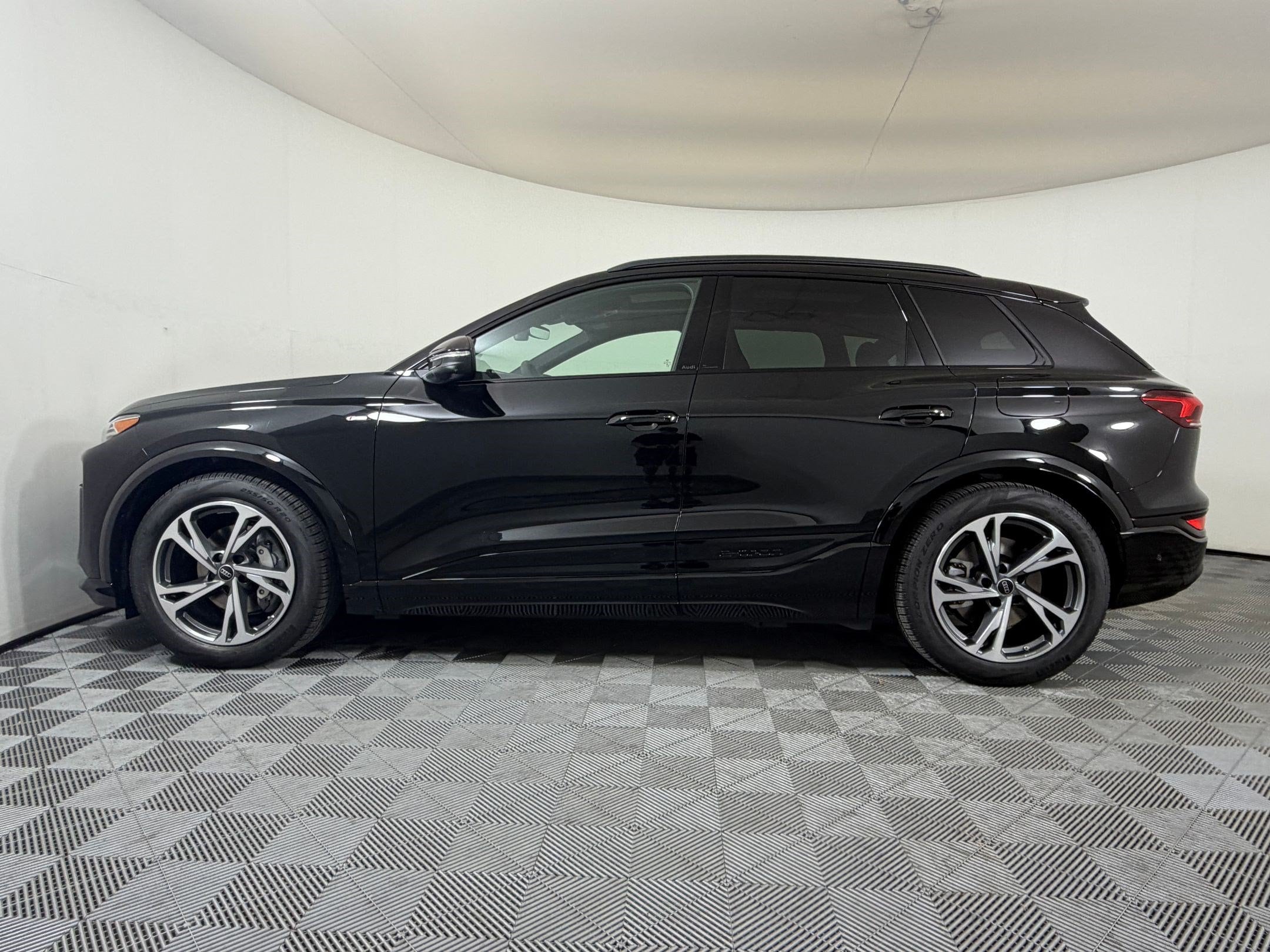 Q6 E-tron Prestige SUV