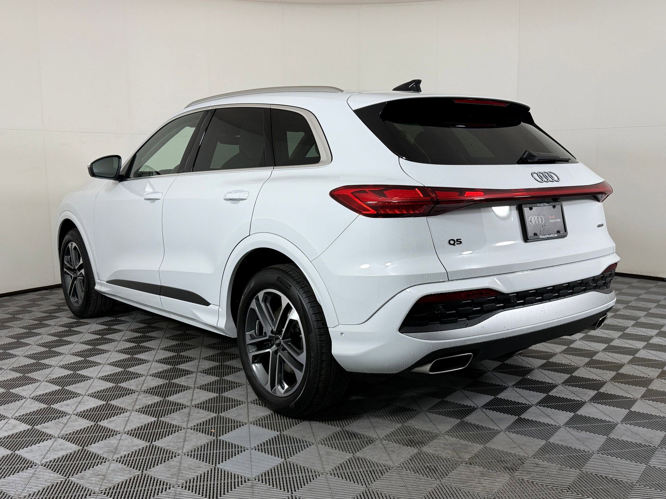 2025 Audi Q5 2.0T Prestige photo 3