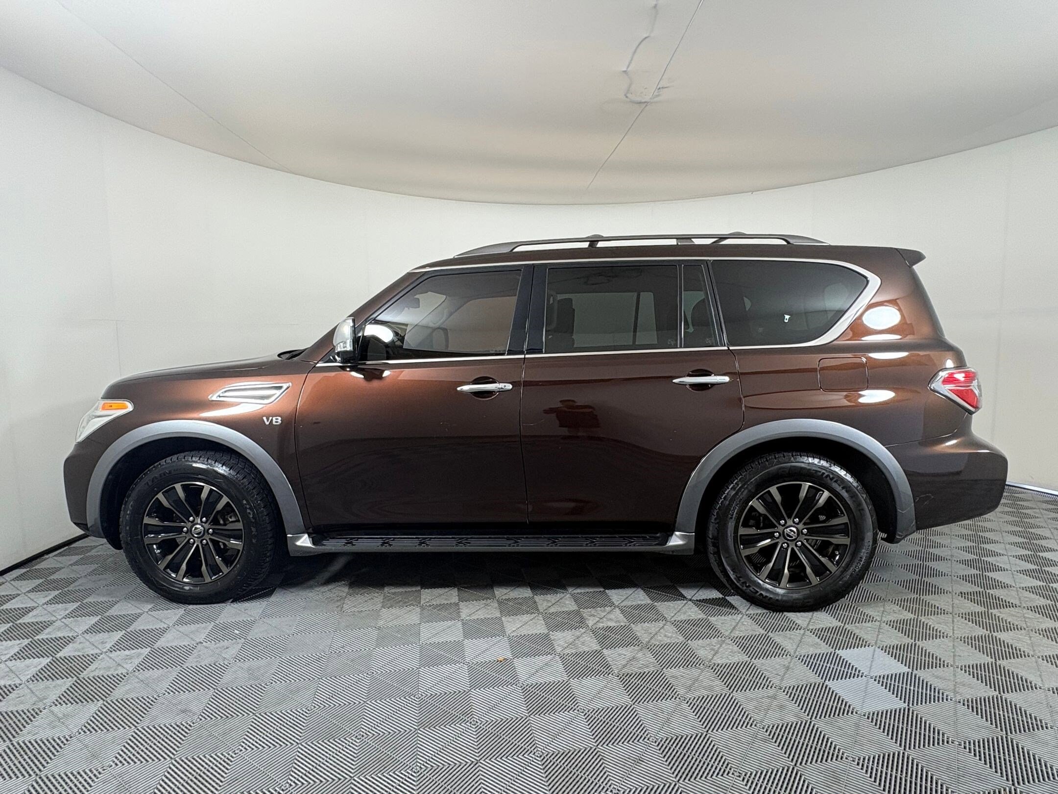 2018 Nissan Armada Platinum photo 2