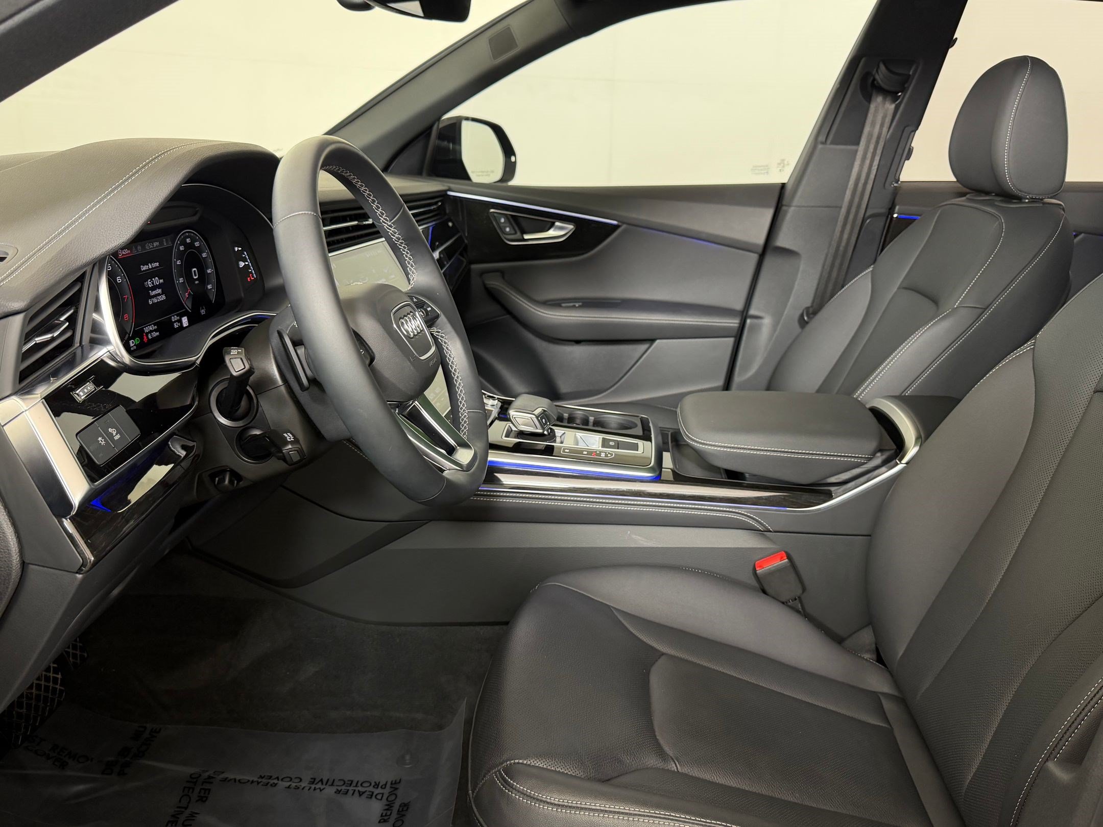 Q8 Premium Plus SUV