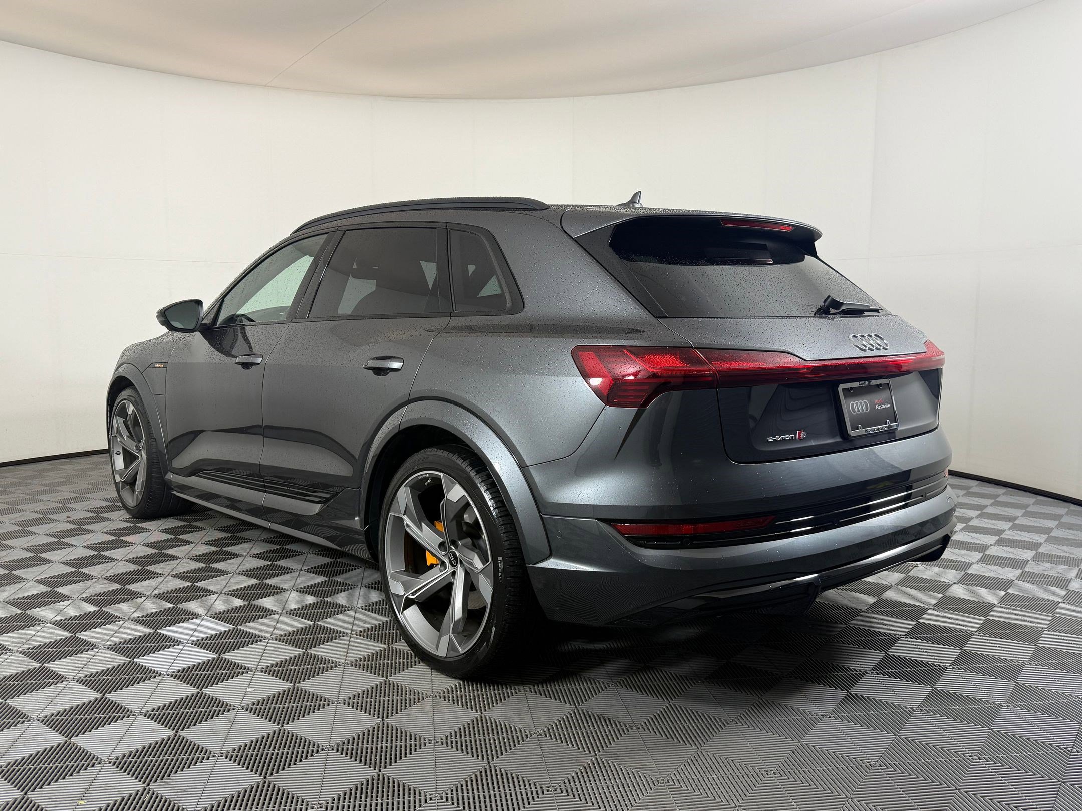 2022 Audi e-tron Prestige photo 3