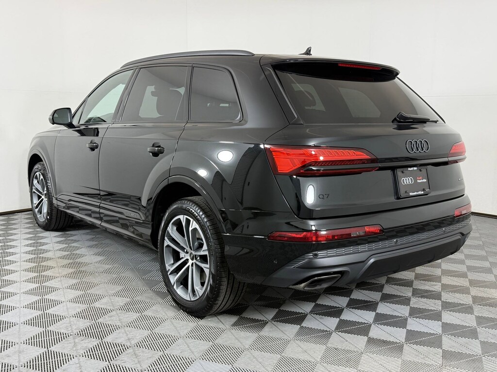 New 2026 Audi Q7 45 Premium SUV