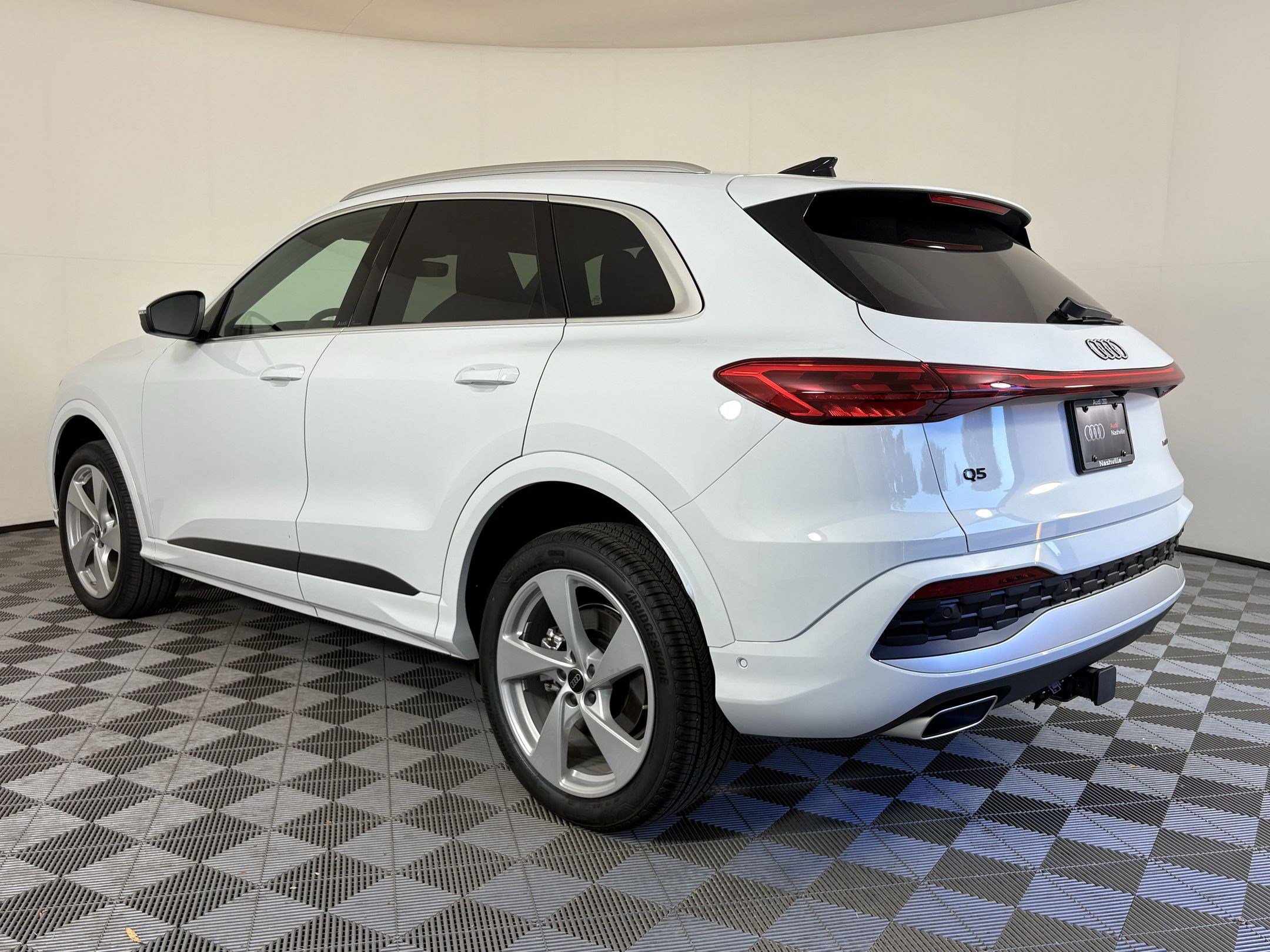 2025 Audi Q5 2.0T Premium Plus photo 3