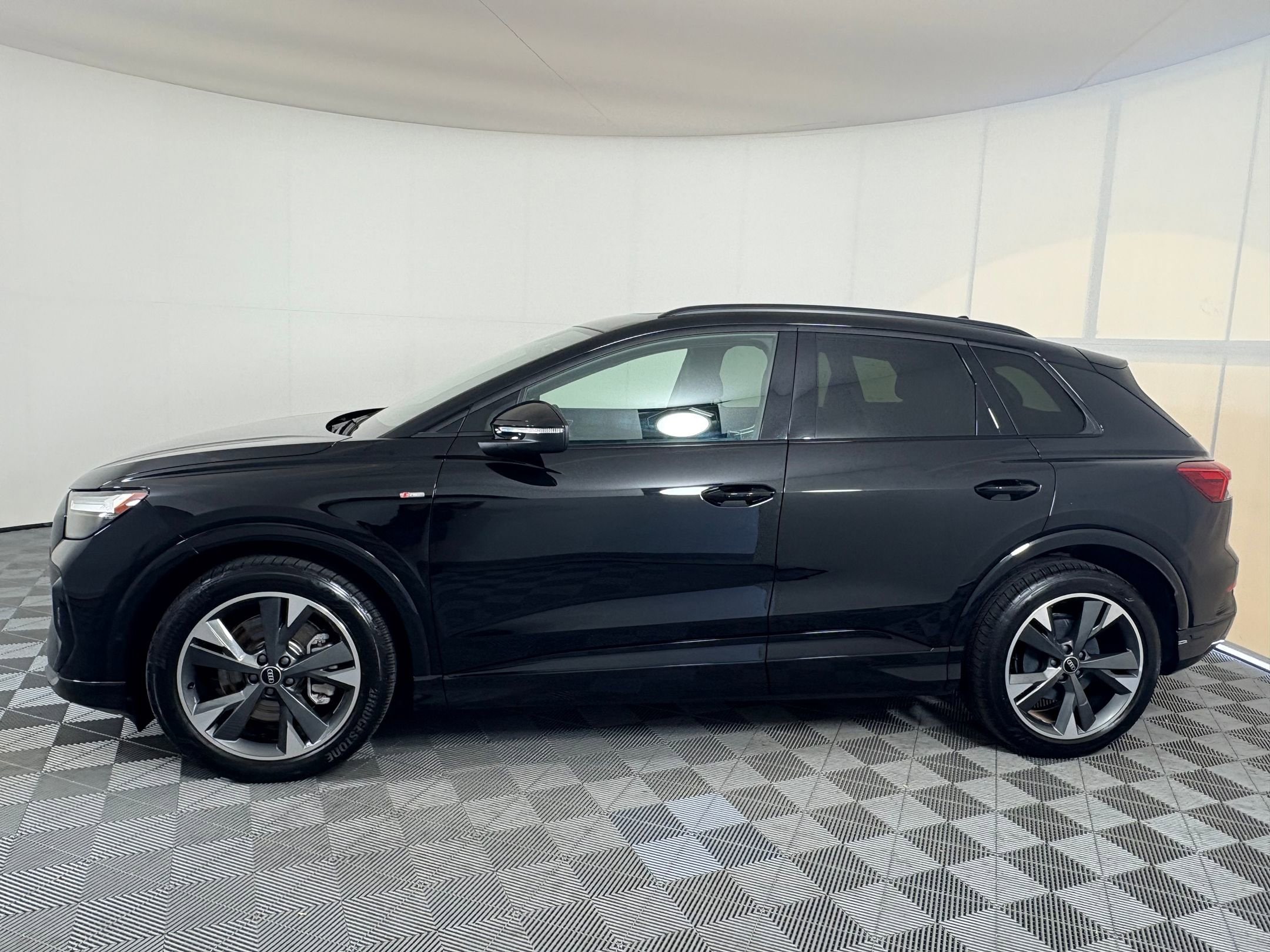 Used 2024 Audi Q4 e-tron Premium Plus with VIN WA1LUBFZ6RP069938 for sale in Brentwood, TN