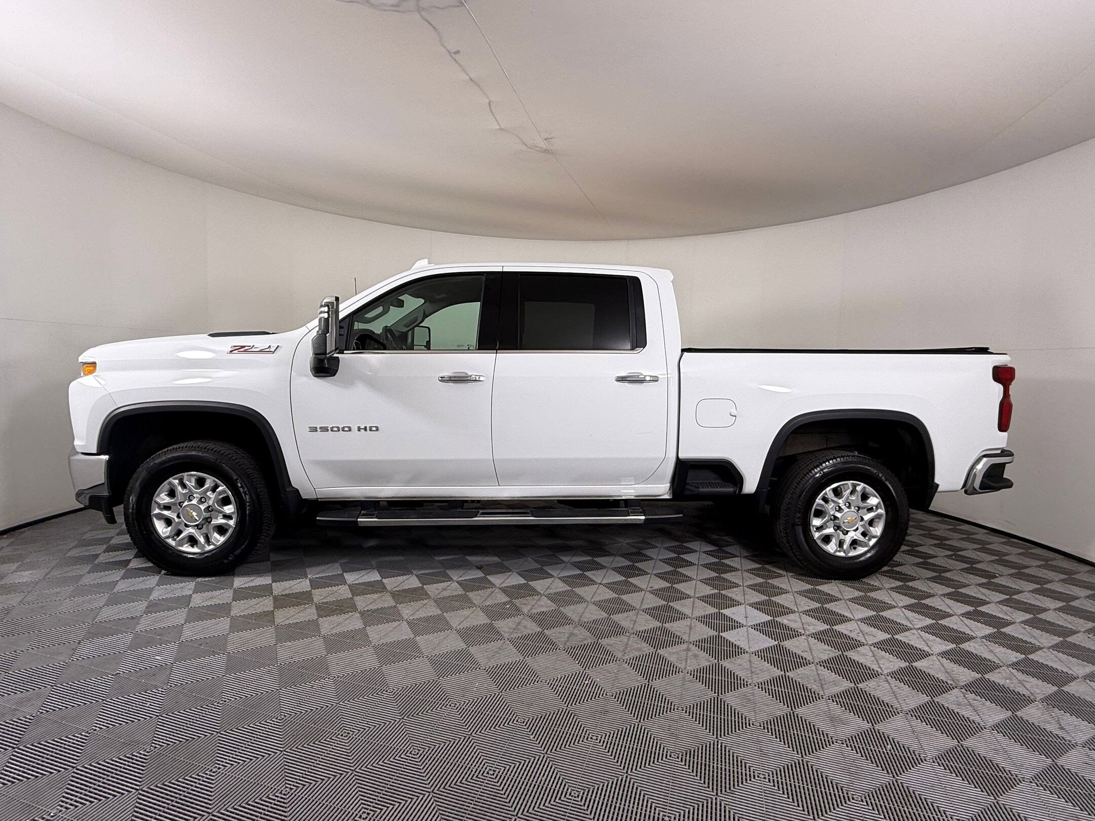 2021 Chevrolet Silverado 3500HD LTZ photo 2