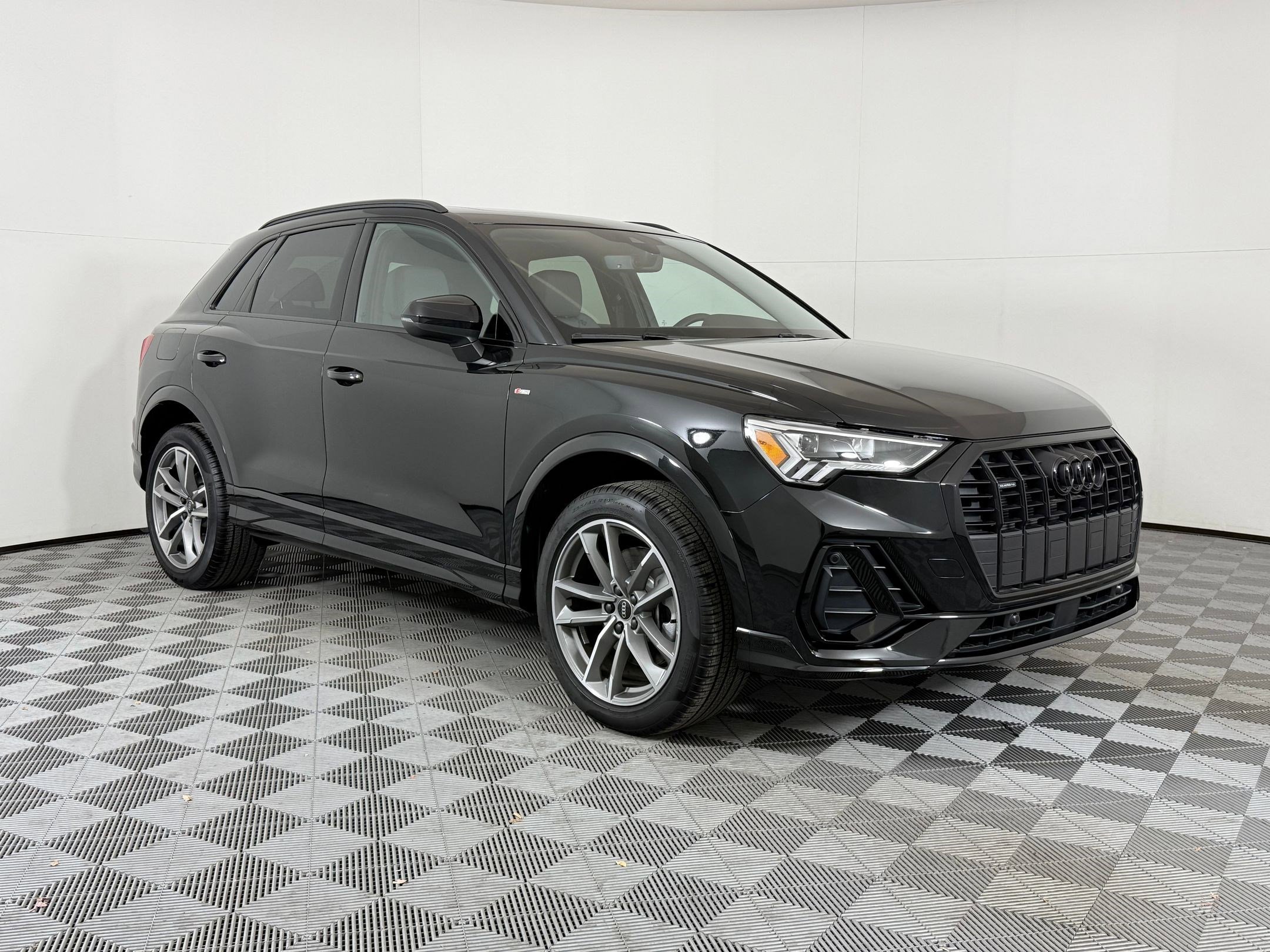 2025 Audi Q3 S Line Premium - Photo 6
