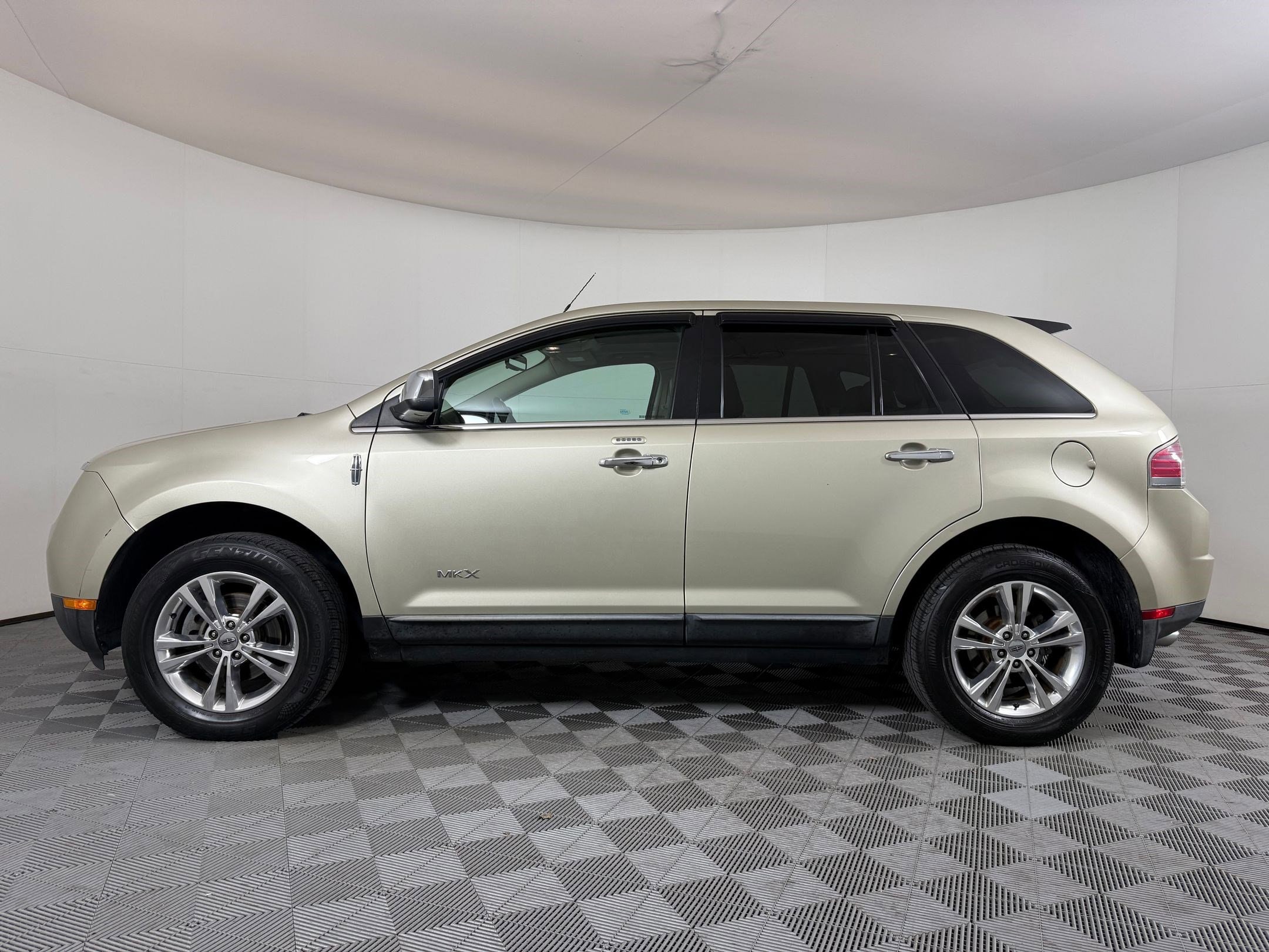 Used 2010 Lincoln MKX Base with VIN 2LMDJ6JC5ABJ23805 for sale in Brentwood, TN
