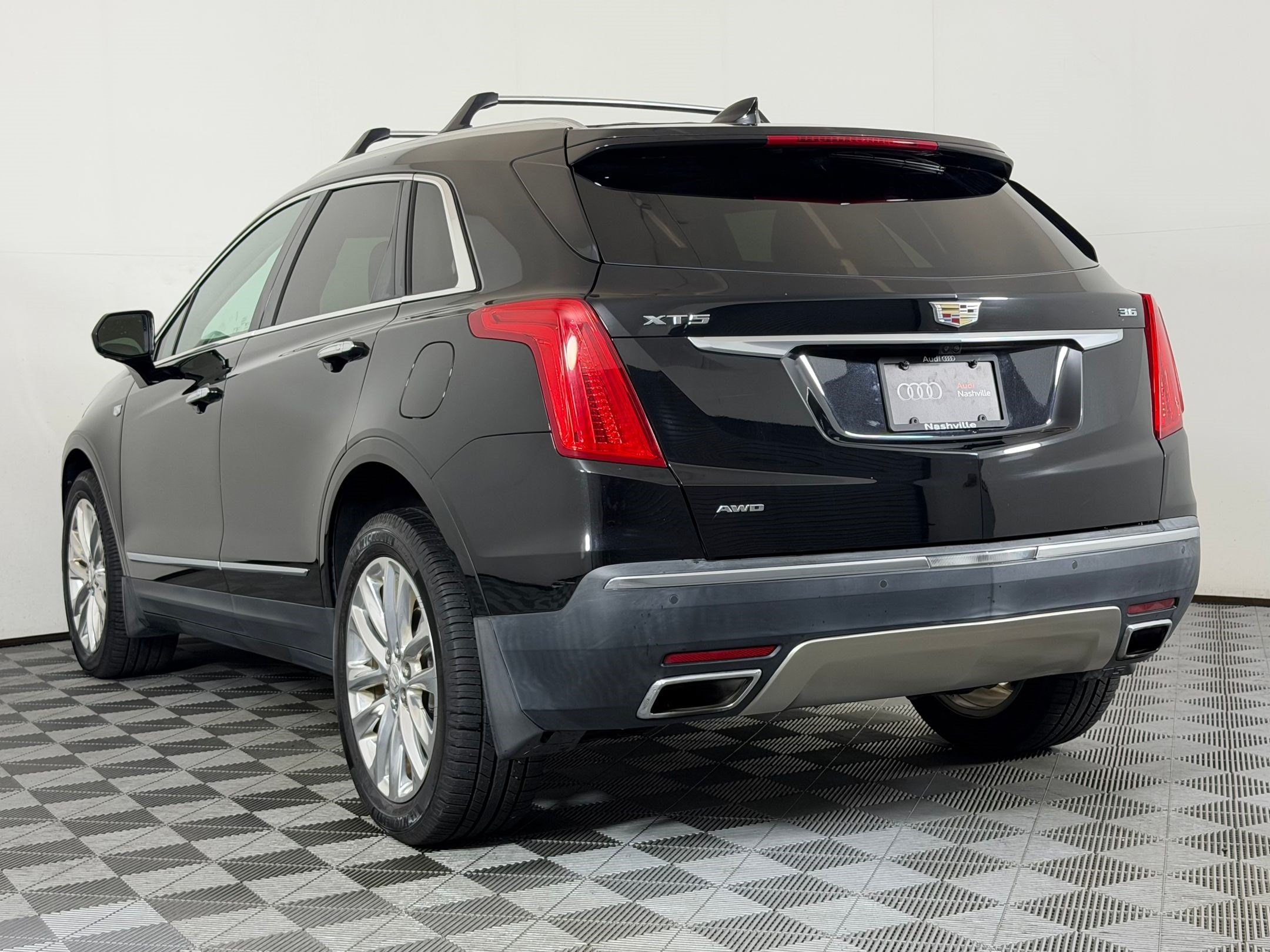 2017 CADILLAC XT5 Platinum AWD SUV