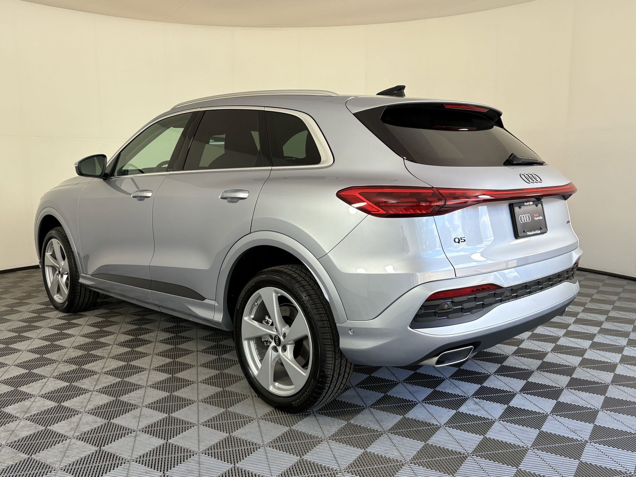 2025 Audi Q5 2.0T Premium Plus photo 3