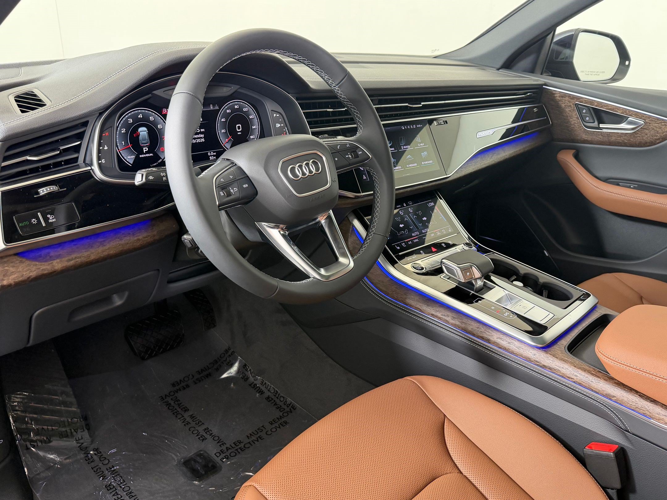 Q8 Premium Plus SUV