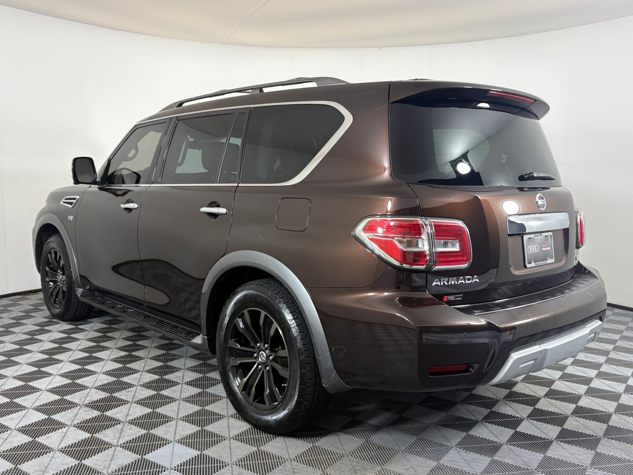 2018 Nissan Armada Platinum photo 3