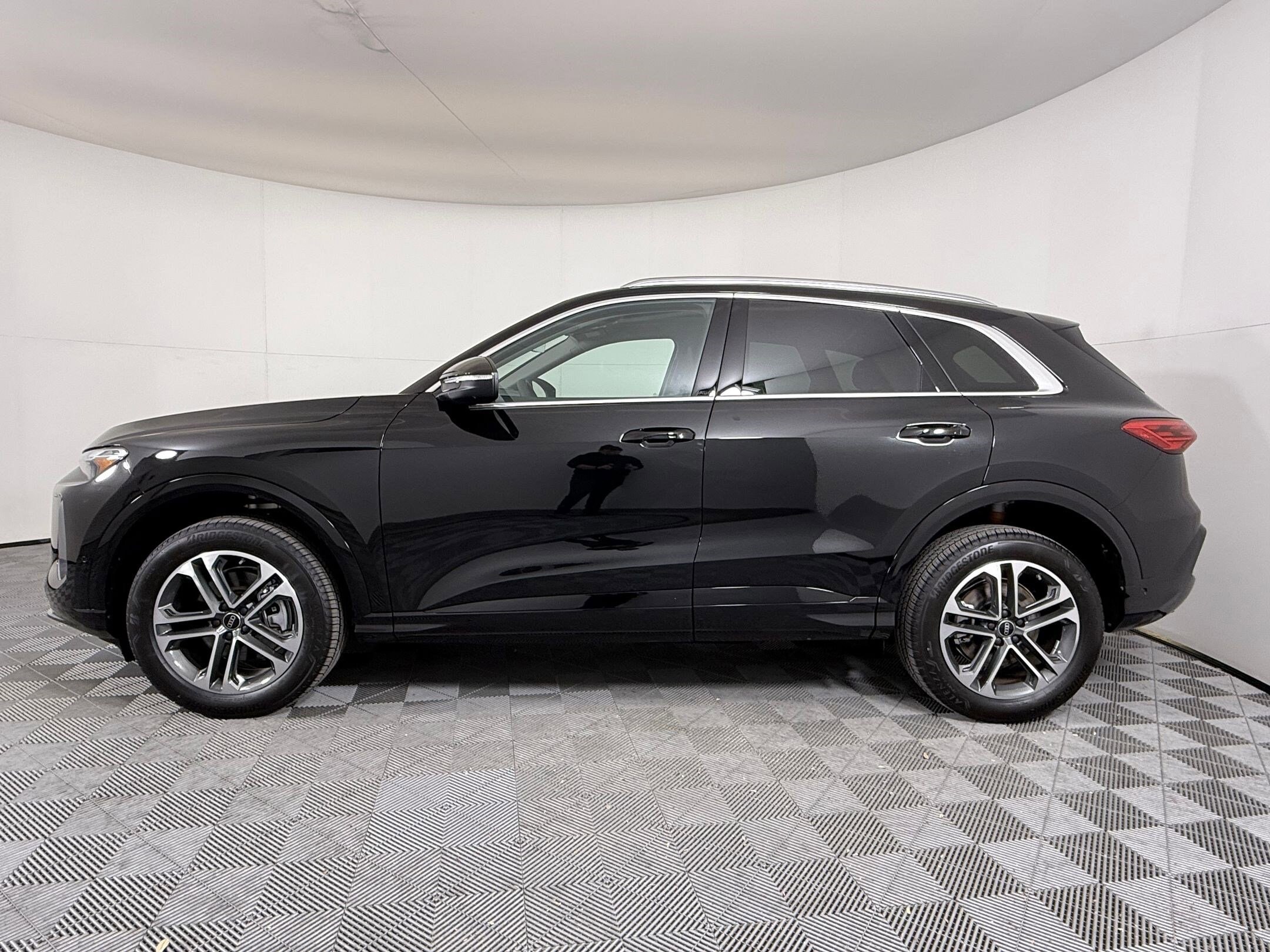 2025 Audi Q5 2.0T Premium photo 2