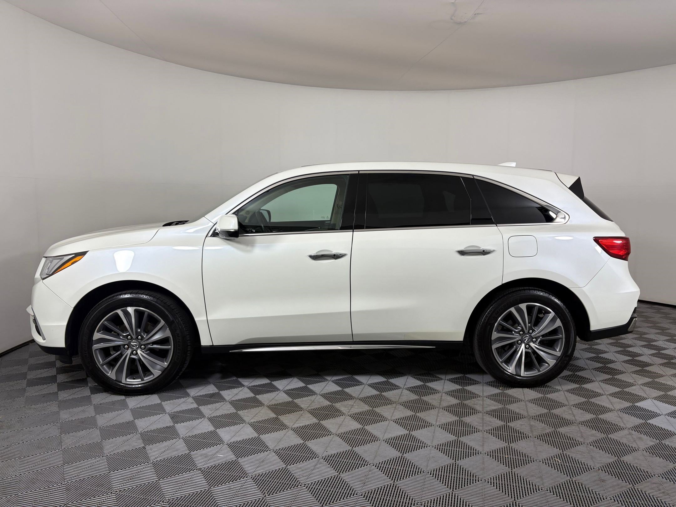 2017 Acura MDX Technology photo 2