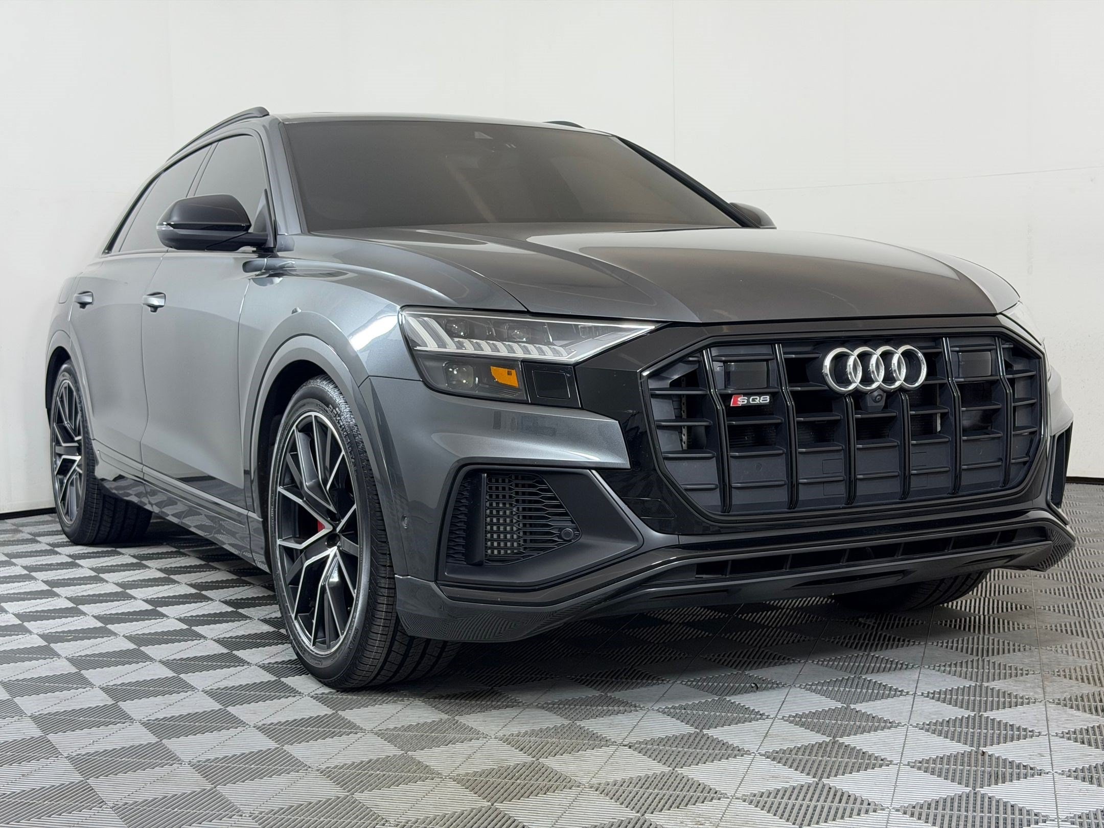 SQ8 Prestige SUV