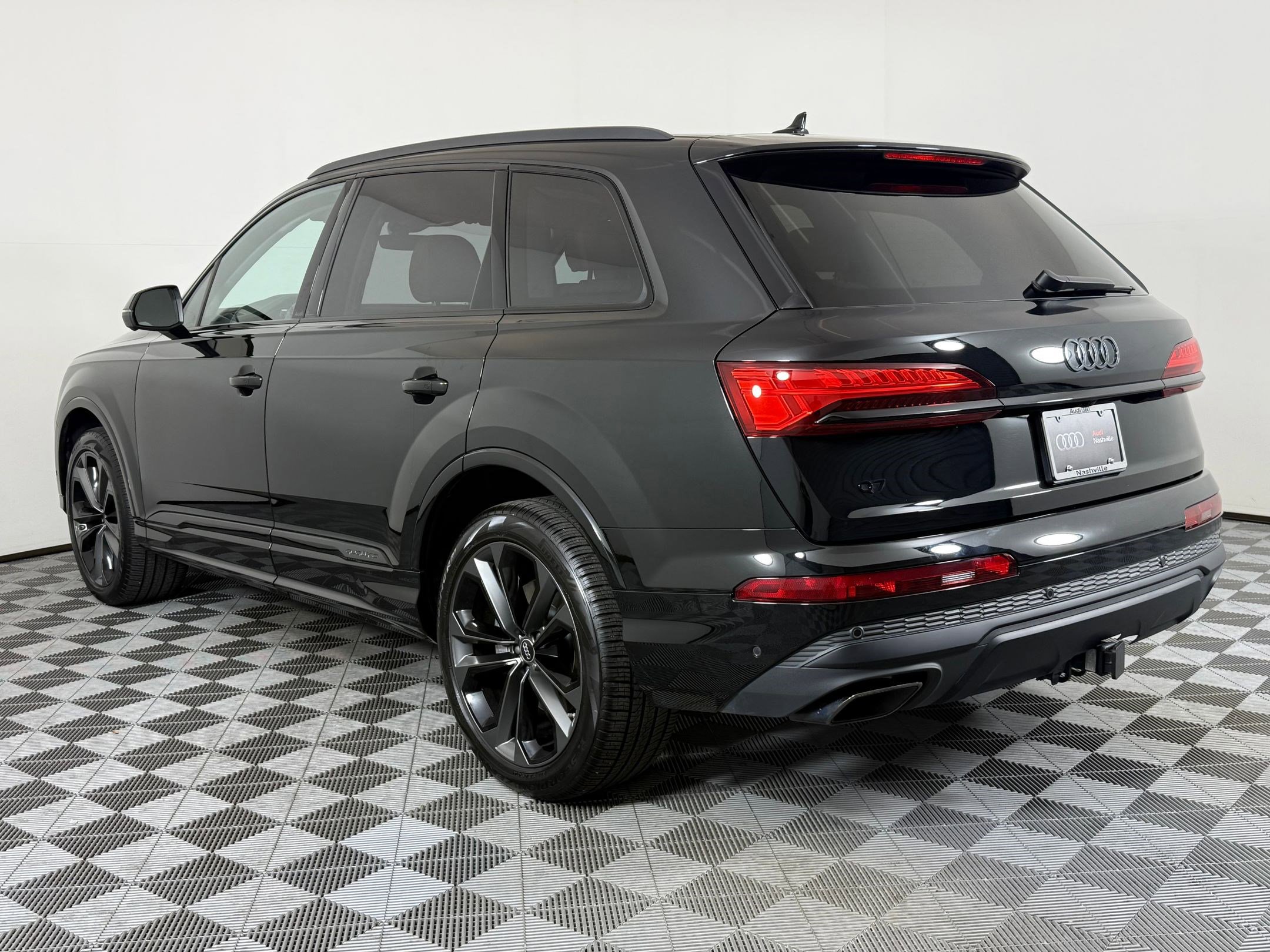 2025 Audi Q7 Premium Plus photo 3