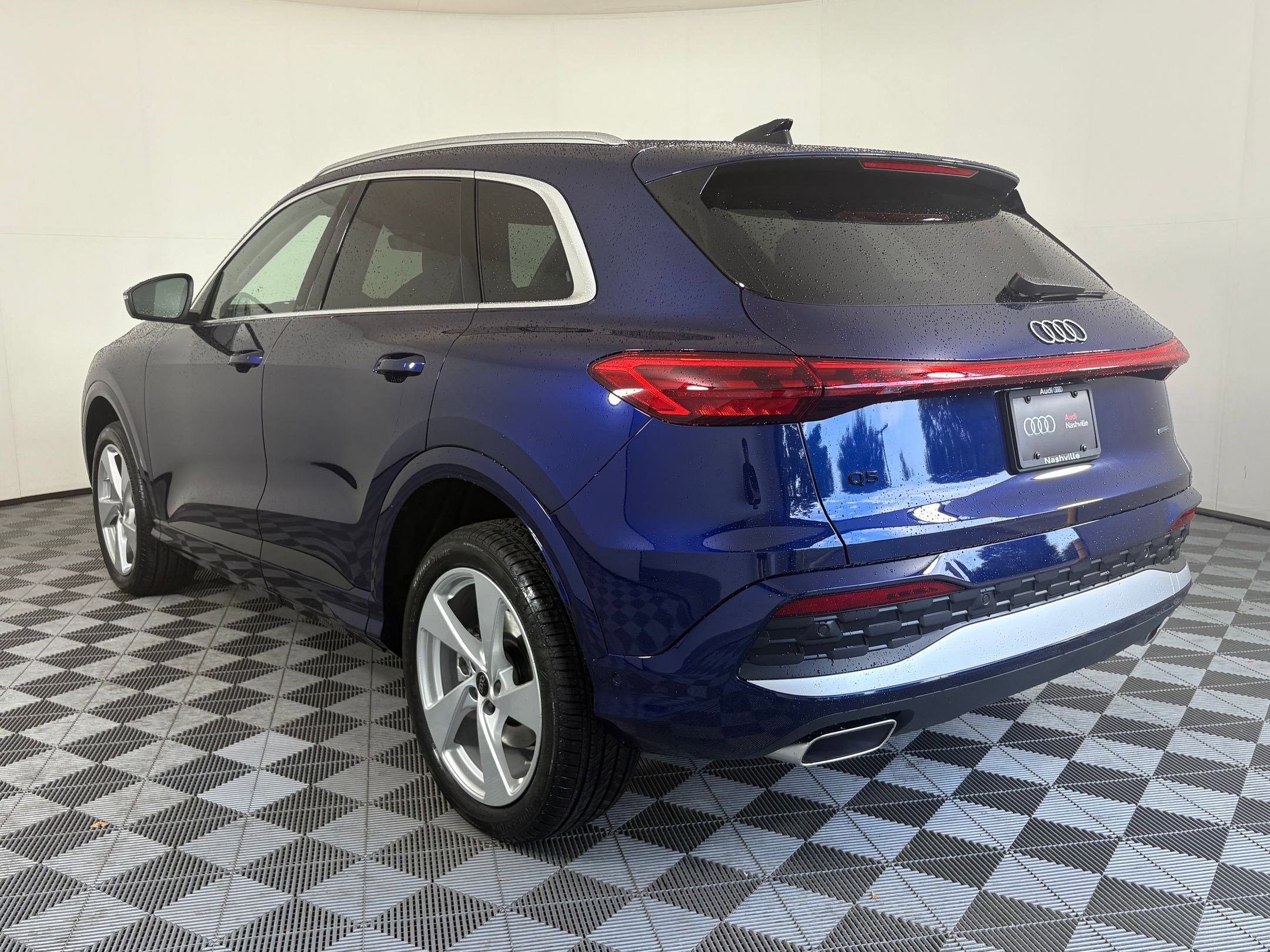 2025 Audi Q5 2.0T Premium Plus photo 2