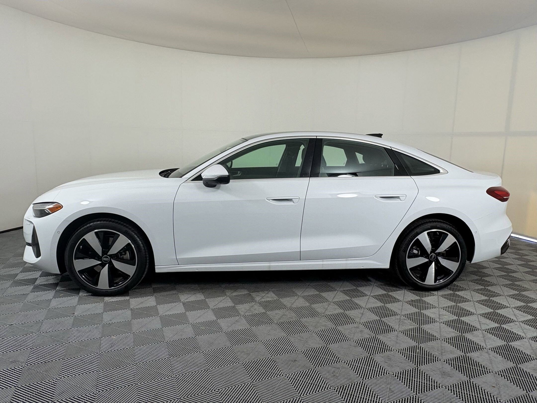 2025 Audi A5 2.0T Premium Plus photo 2