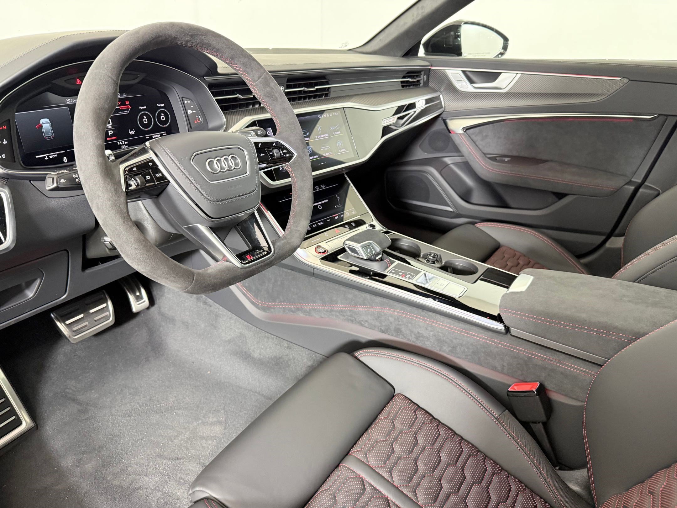 2026 Audi RS 6 Avant Performance Base photo 3