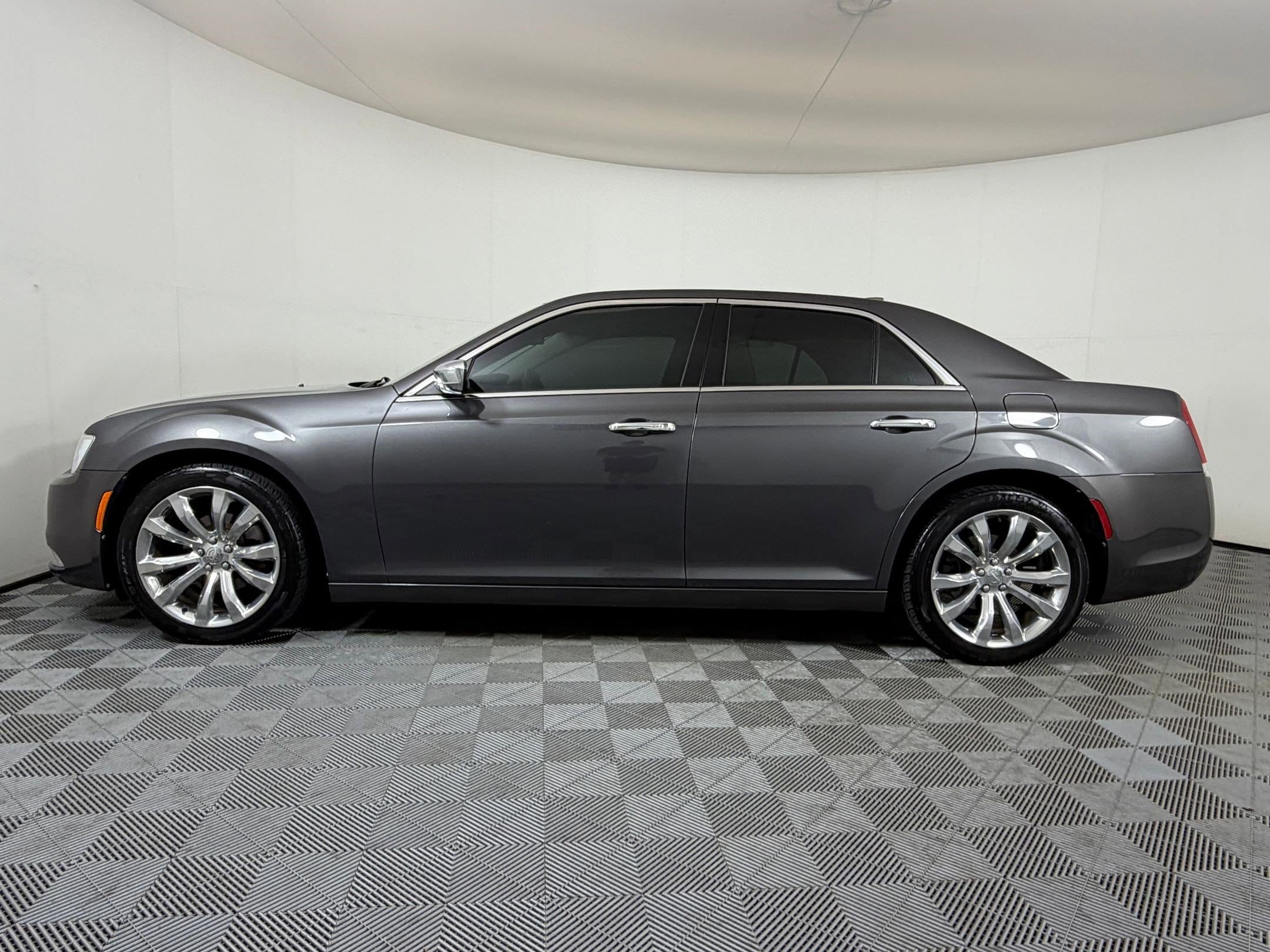 300 Limited Sedan