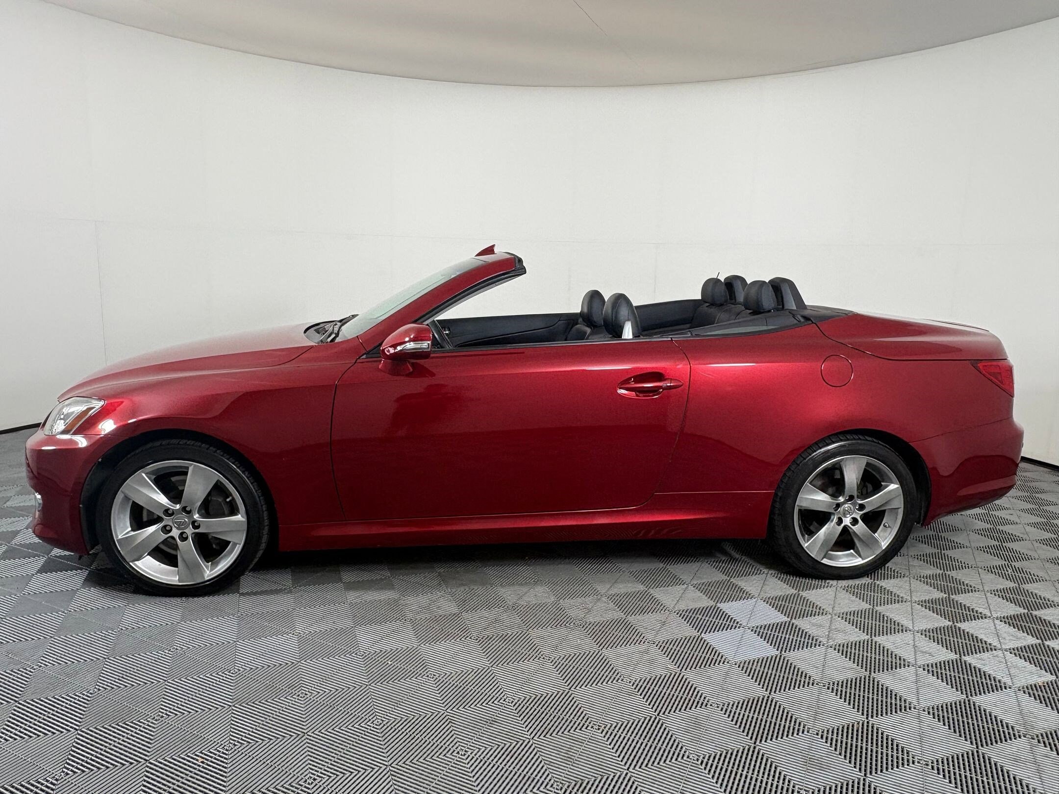 2010 Lexus IS 350C photo 2