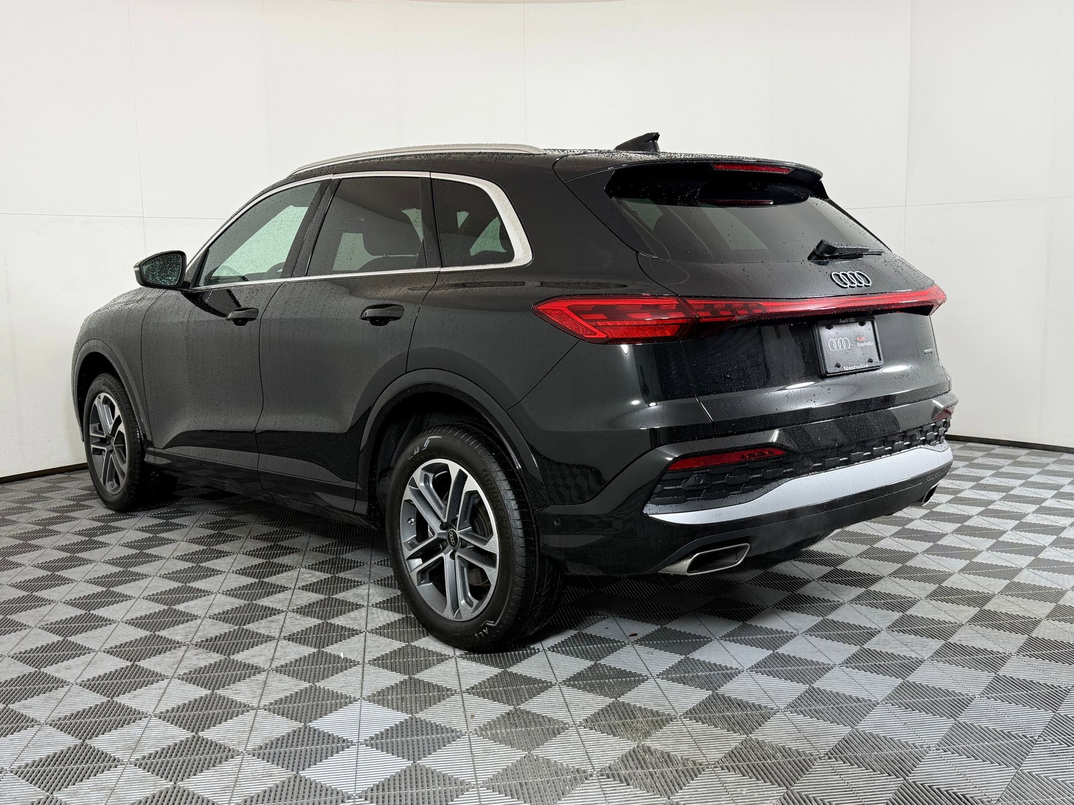 2025 Audi Q5 2.0T Premium Plus photo 3