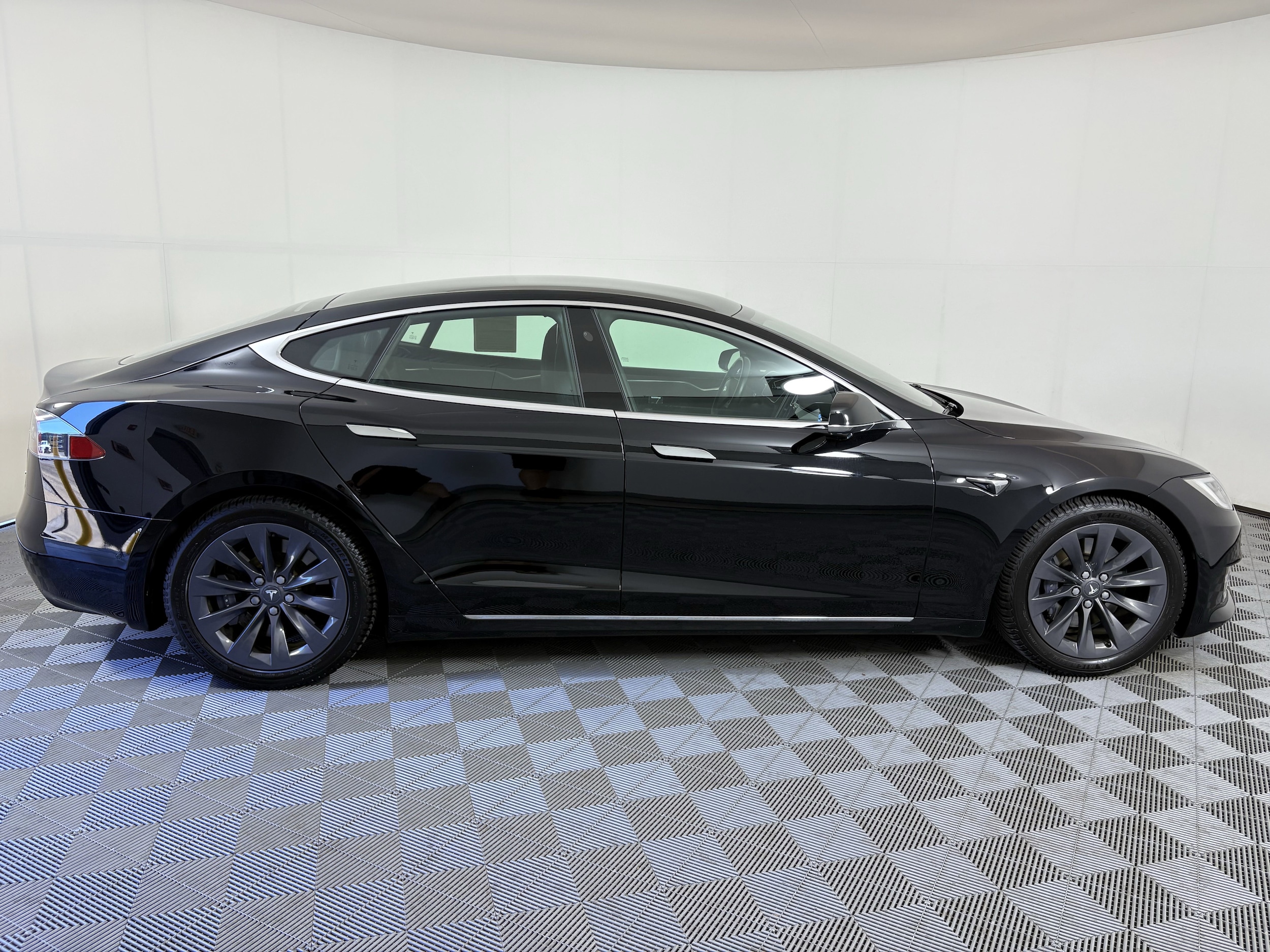 Used 2017 Tesla Model S 75D with VIN 5YJSA1E21HF231525 for sale in Brentwood, TN