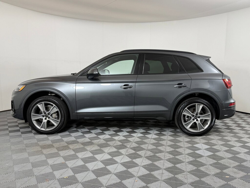 2025 Audi Q5 S line Premium photo 2