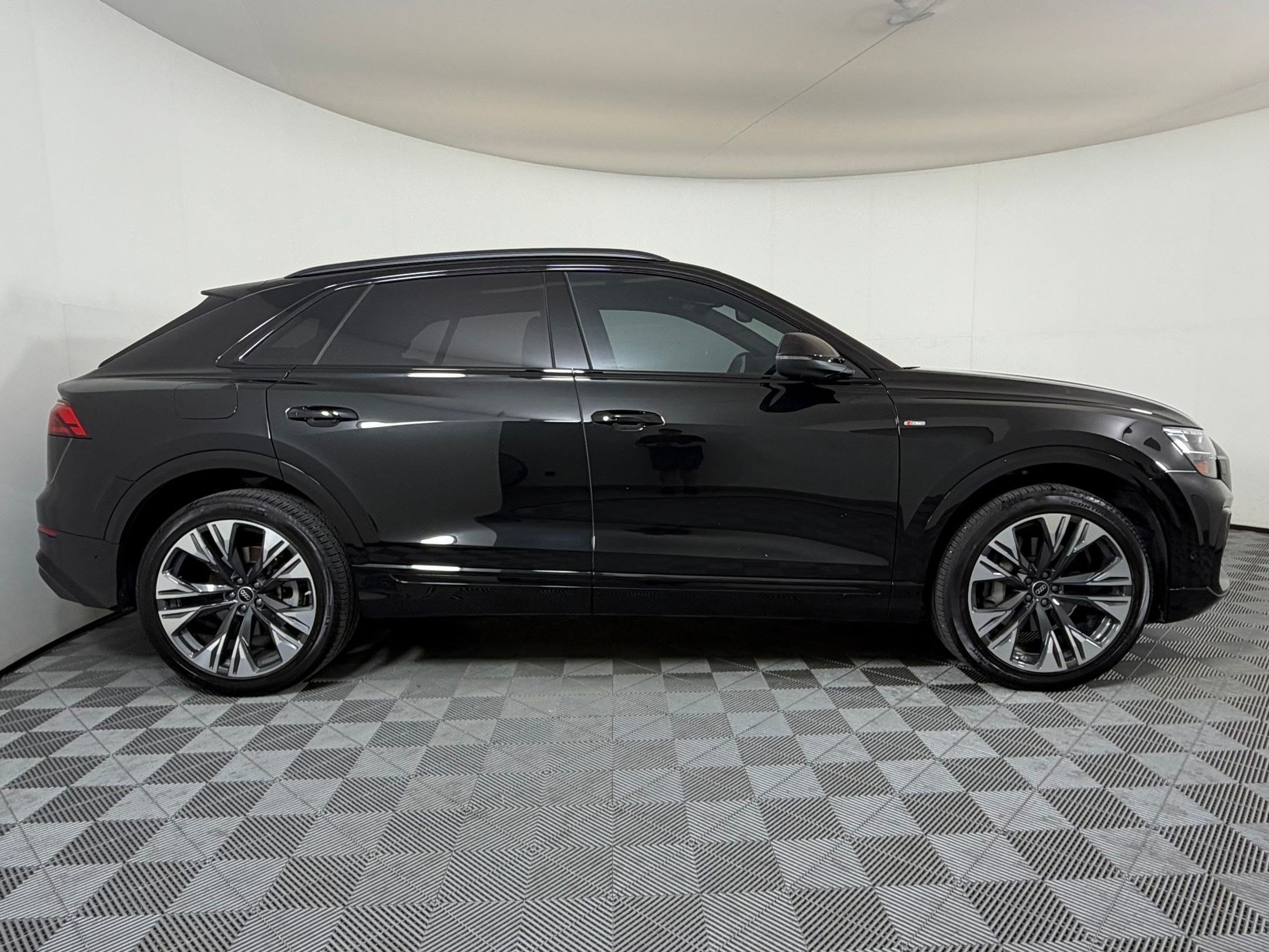 Q8 Premium Plus SUV