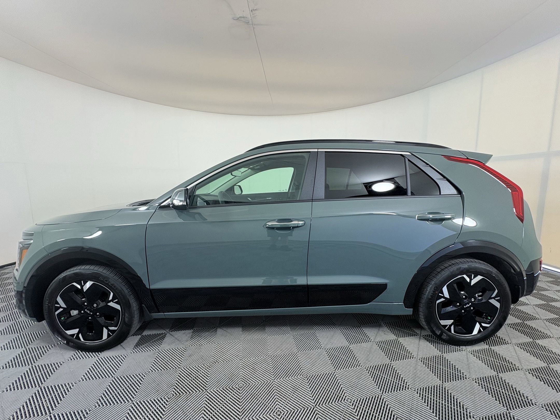 Used 2025 Kia Niro Wave with VIN KNDCT3L13S5134291 for sale in Brentwood, TN