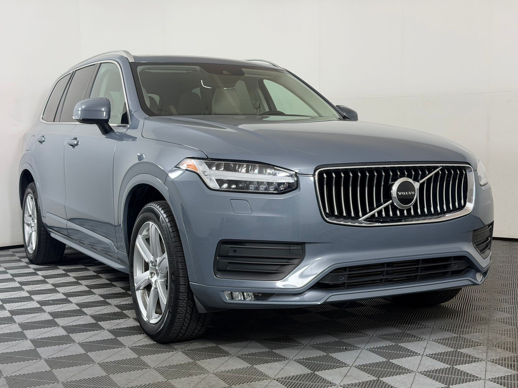 2021 Volvo XC90 Momentum SUV
