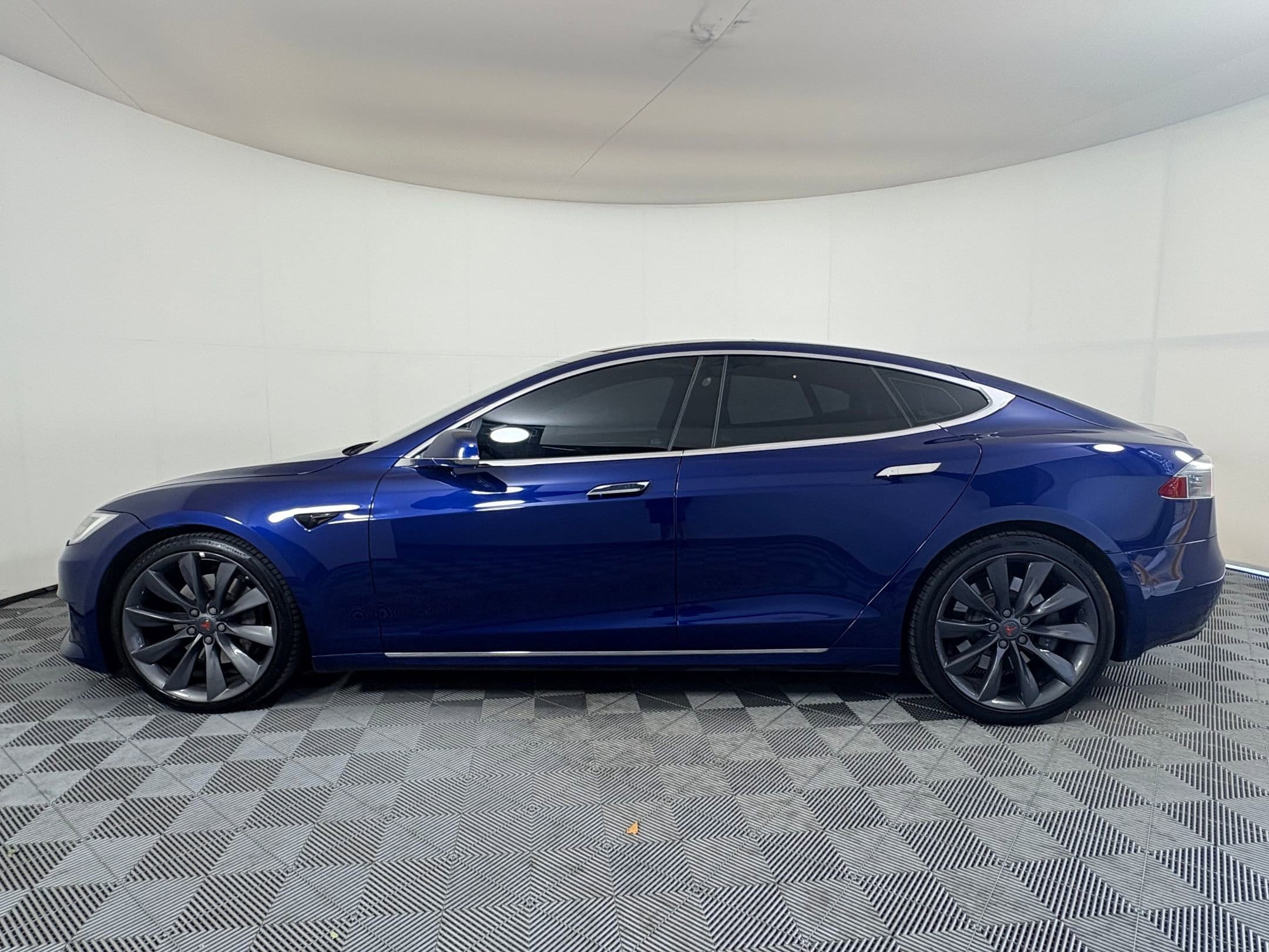 Used 2017 Tesla Model S 75D with VIN 5YJSA1E2XHF184415 for sale in Brentwood, TN