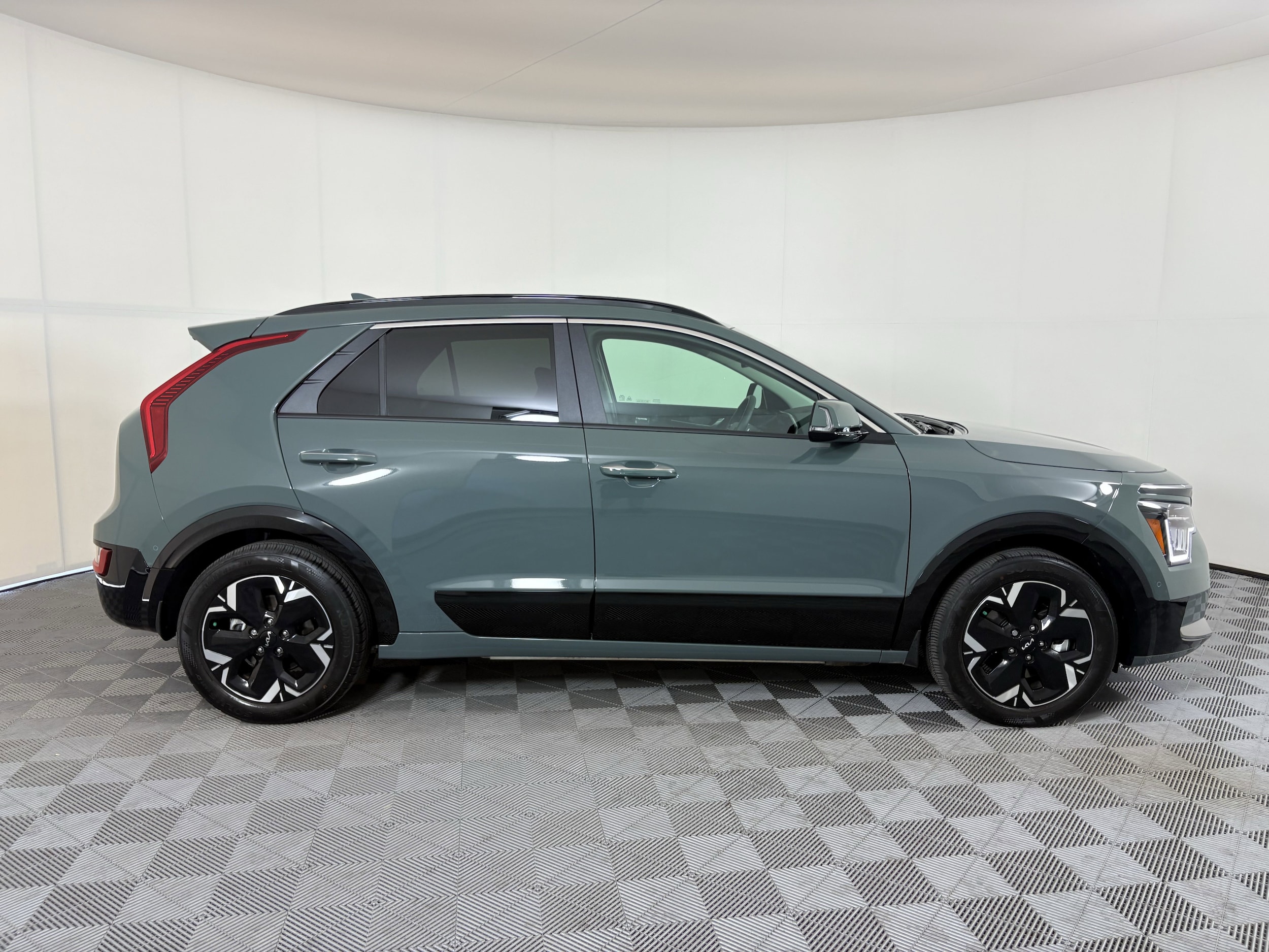 Used 2025 Kia Niro Wave with VIN KNDCT3L13S5134291 for sale in Brentwood, TN