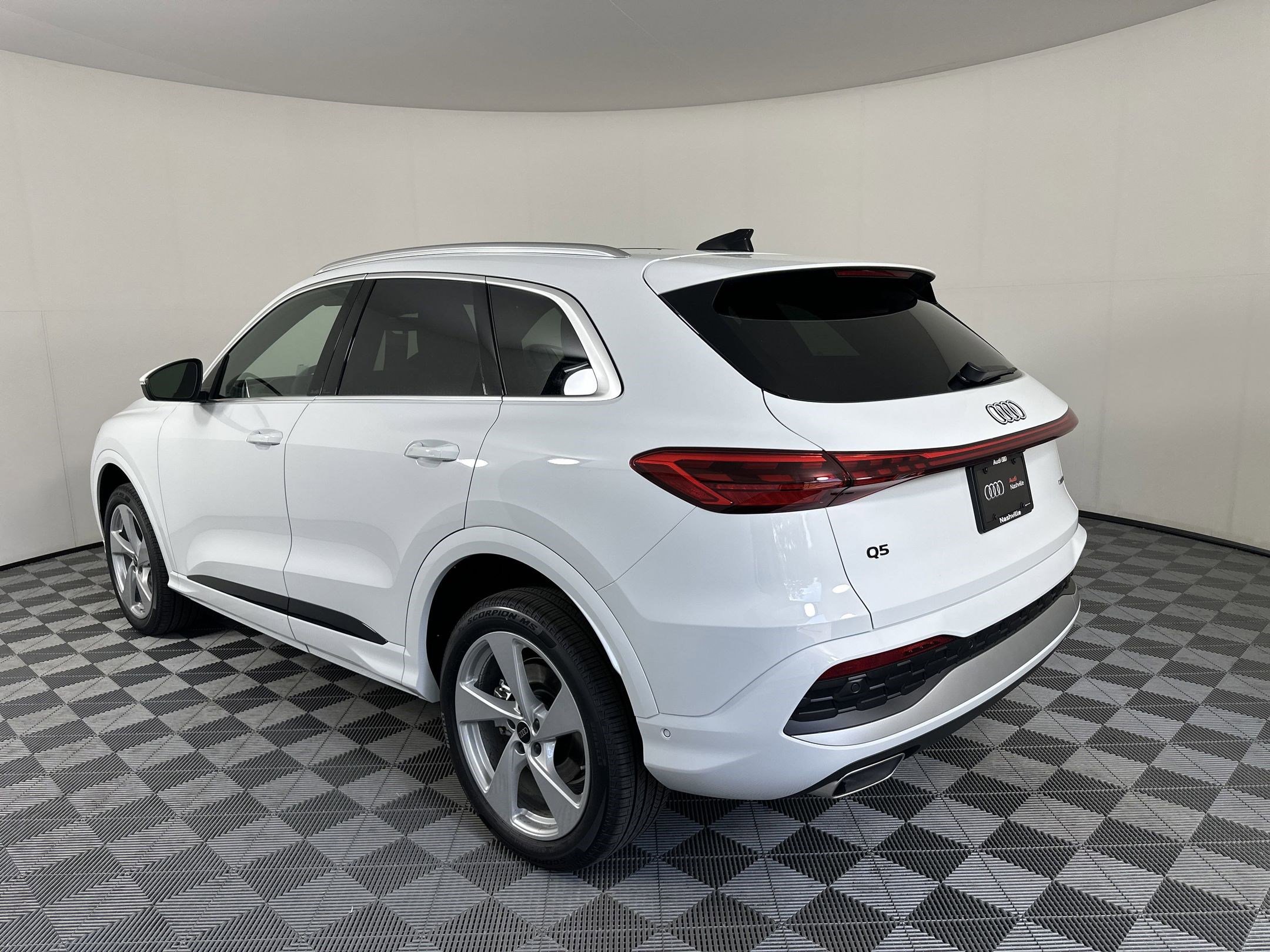 2025 Audi Q5 2.0T Premium Plus photo 3