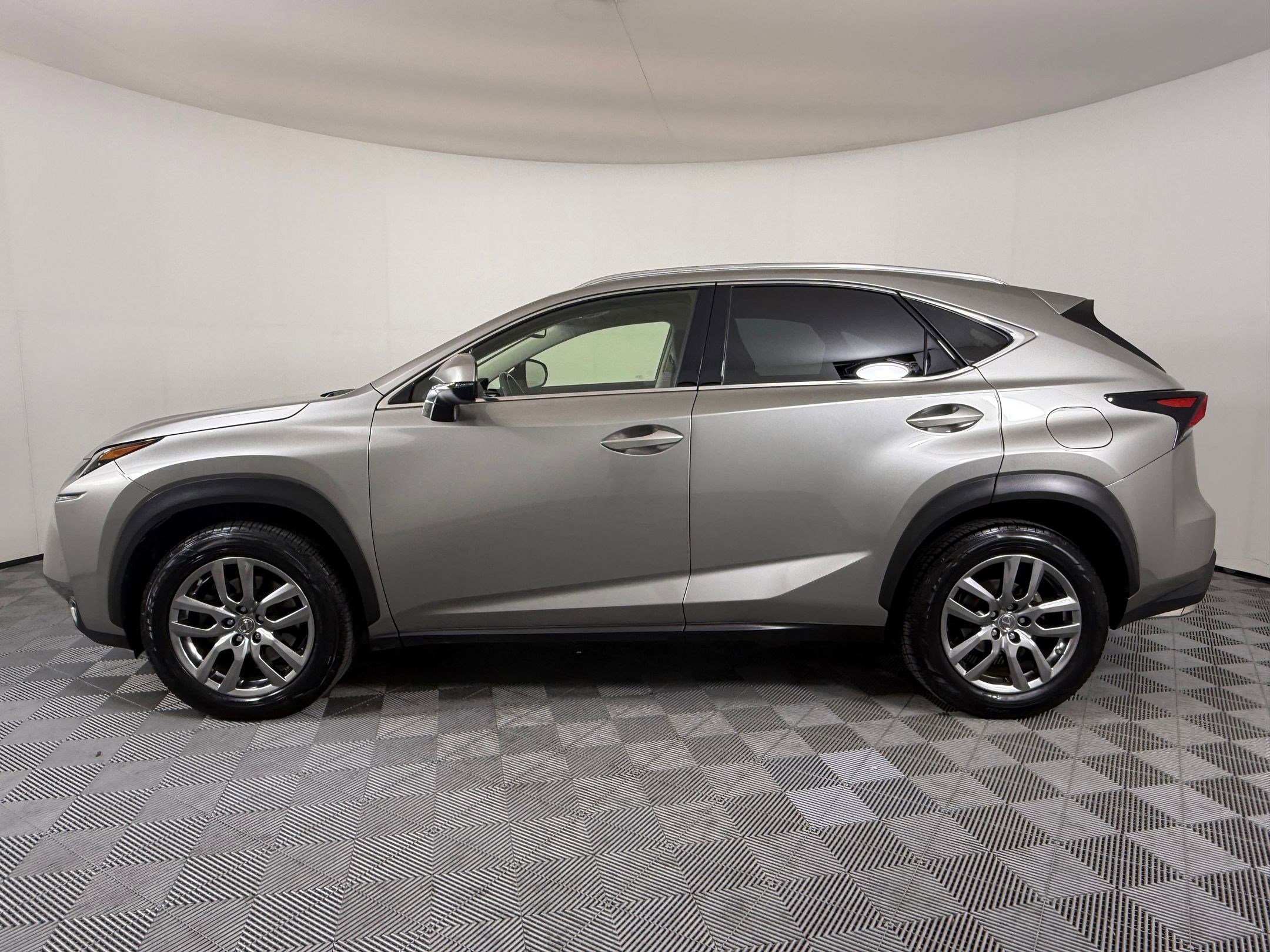 2015 Lexus NX 200t F SPORT photo 2