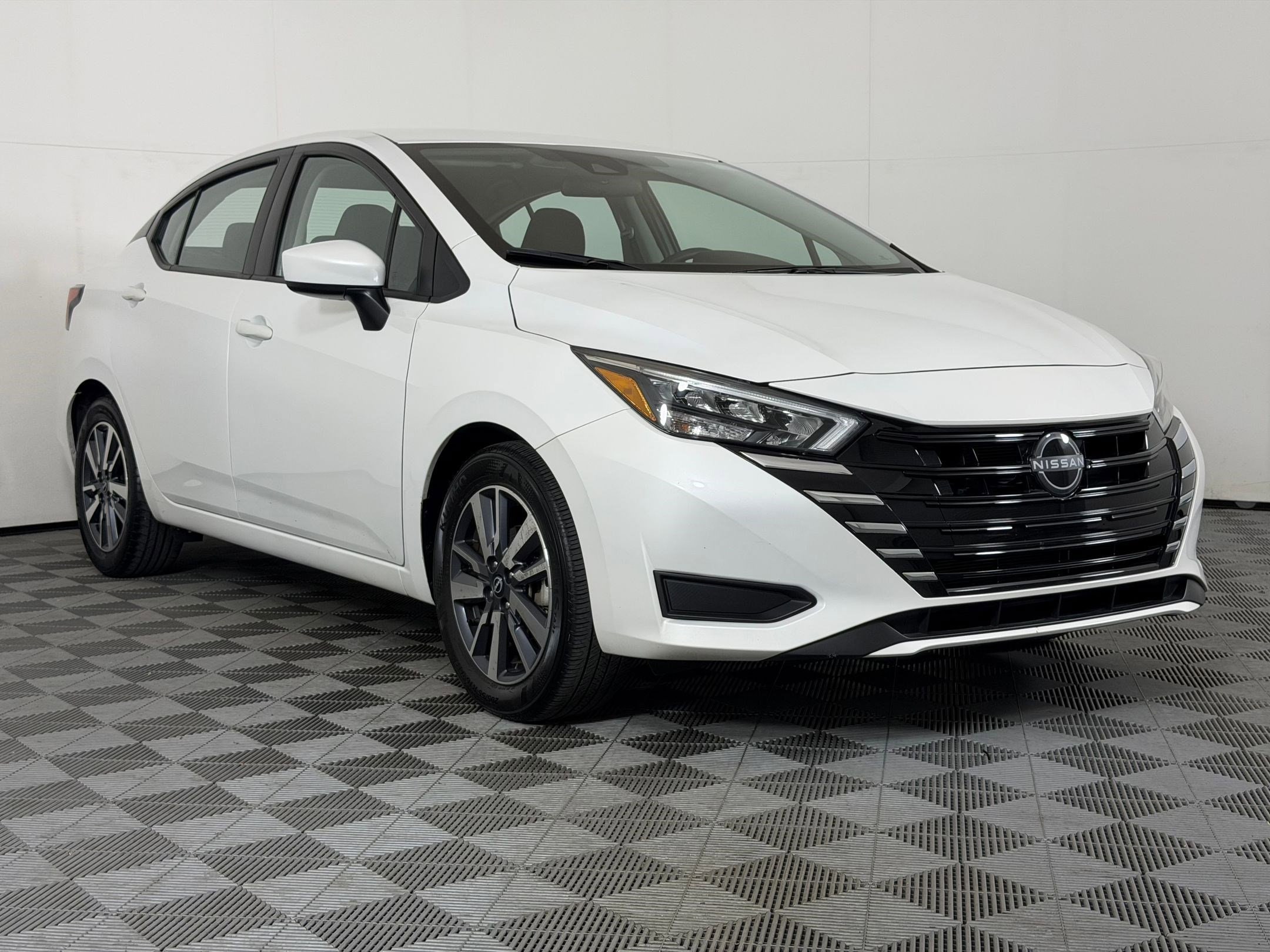 Versa SV Sedan