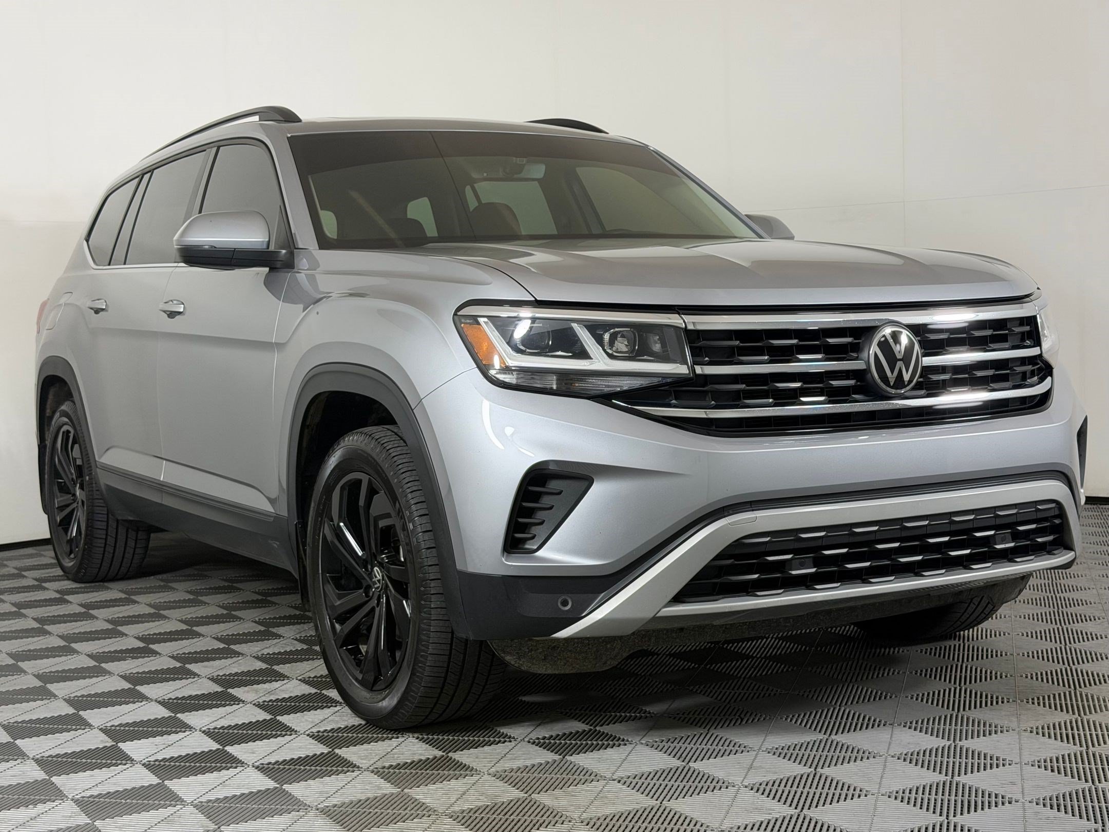 2022 Volkswagen Atlas 3.6L V6 SE W/Technology SUV