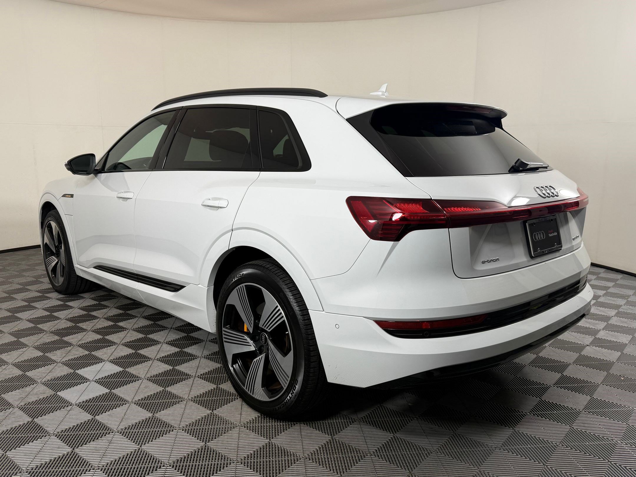 2023 Audi e-tron Premium Plus photo 3