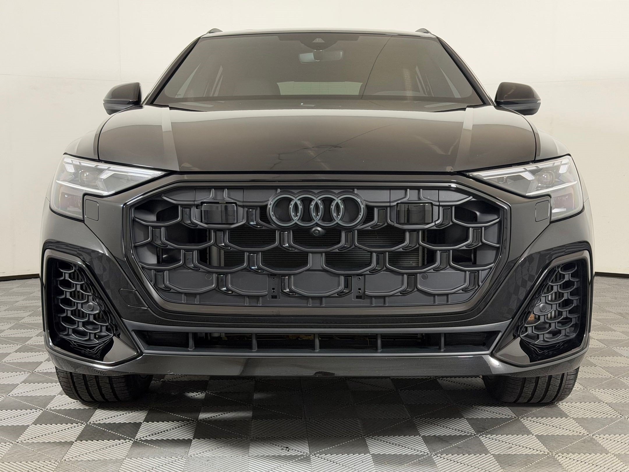 Q8 Premium Plus SUV