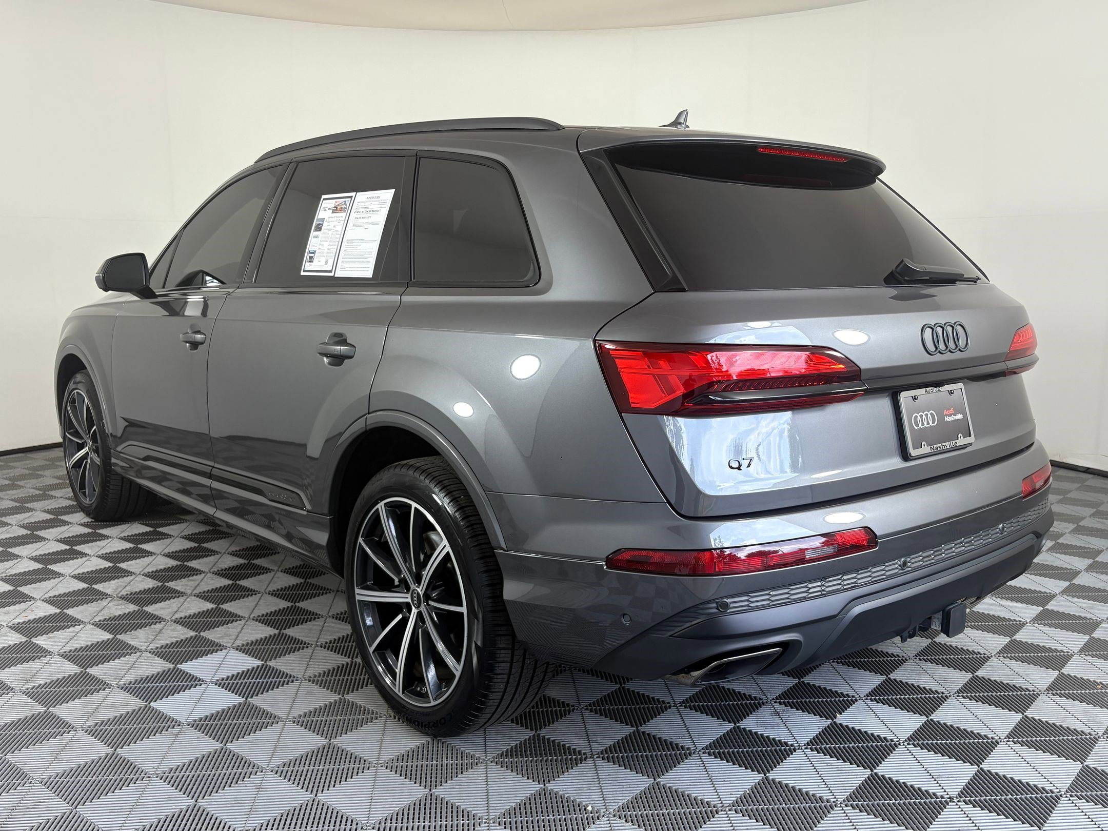 2025 Audi Q7 Premium Plus photo 3