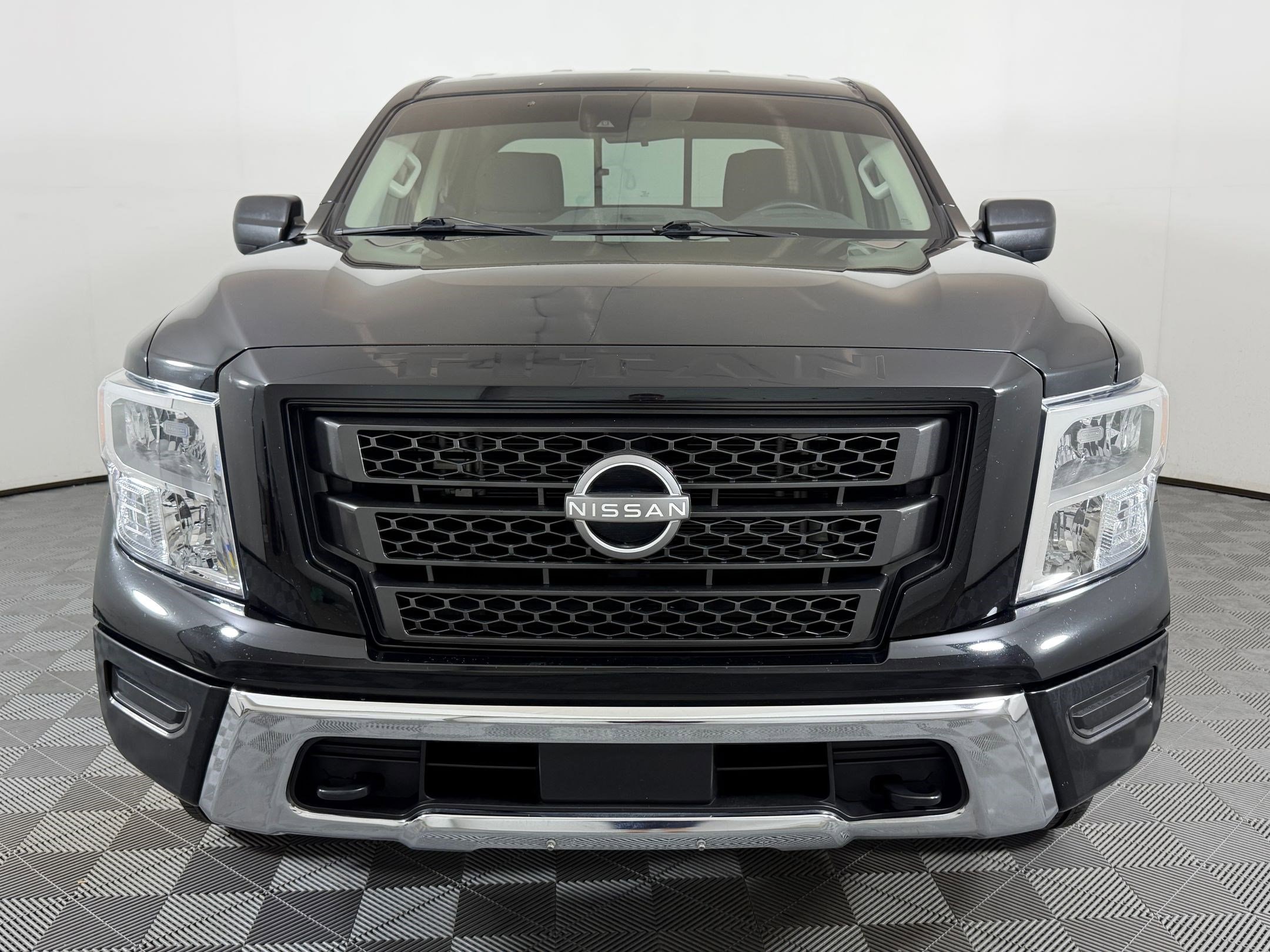 Titan SV Truck Crew Cab