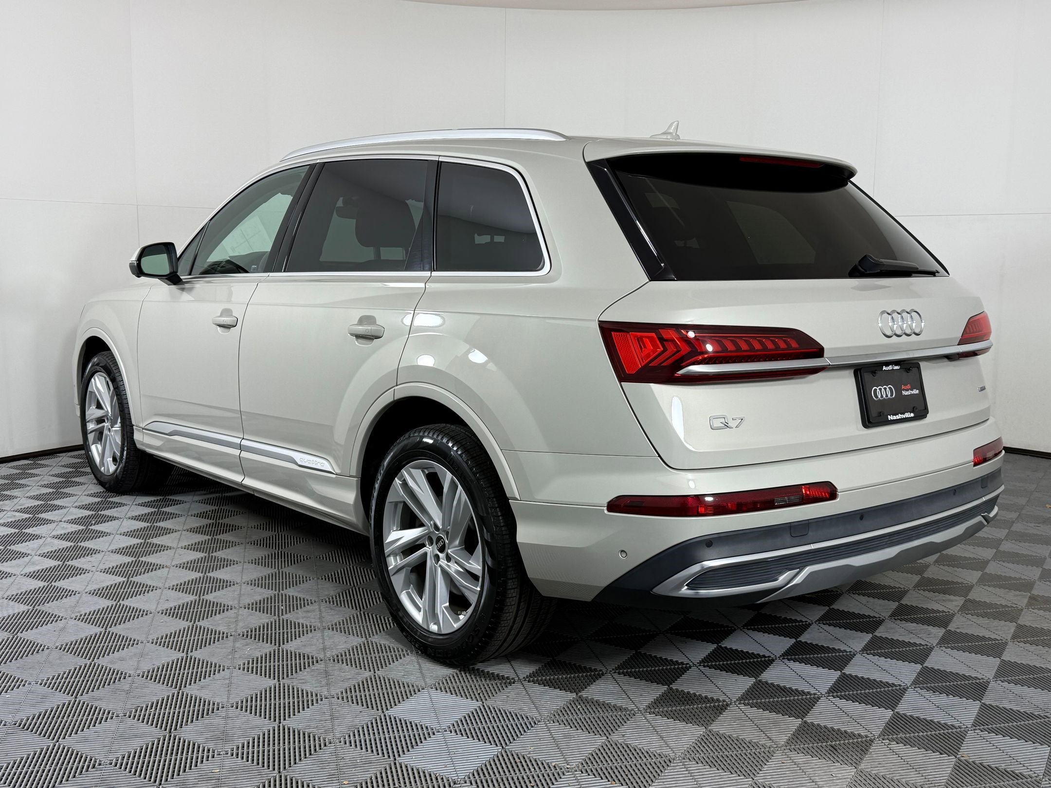 2022 Audi Q7 Premium Plus photo 3
