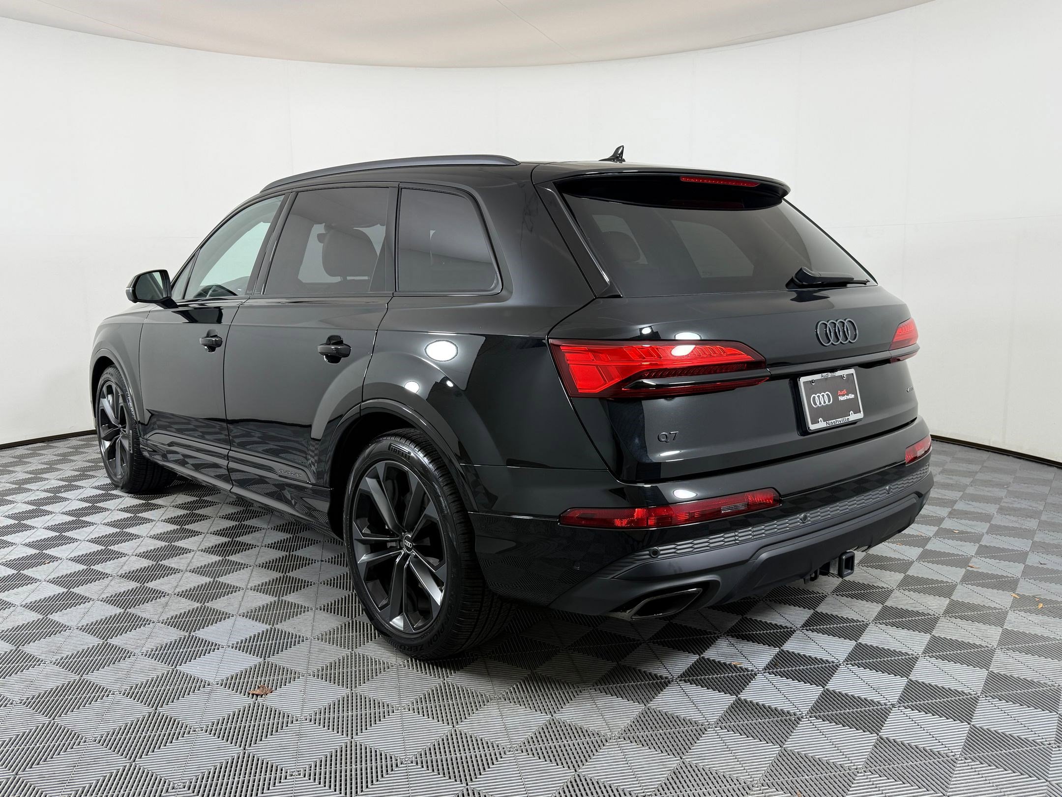 2025 Audi Q7 Premium Plus photo 3