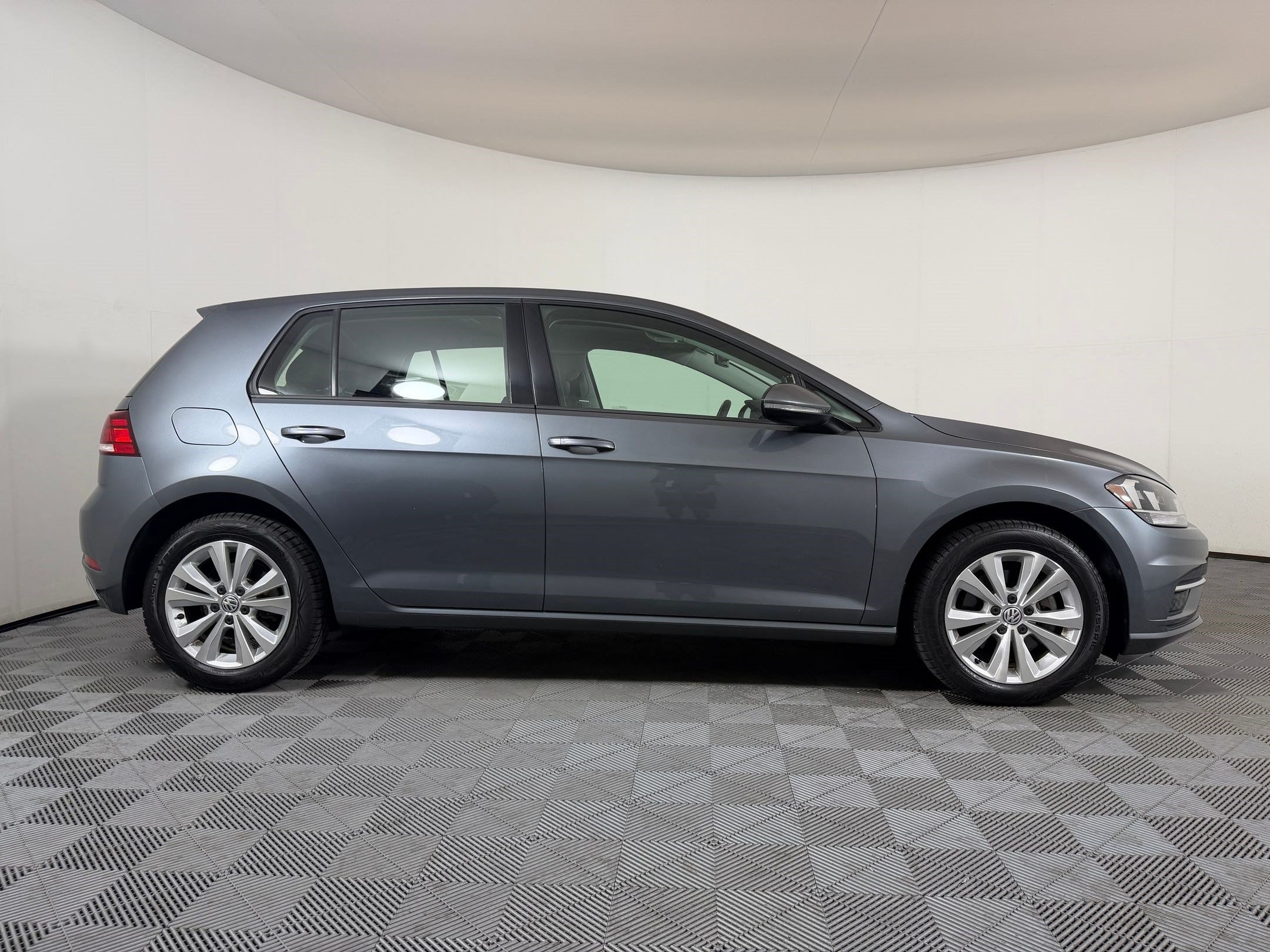 2019 Volkswagen Golf SE Hatchback