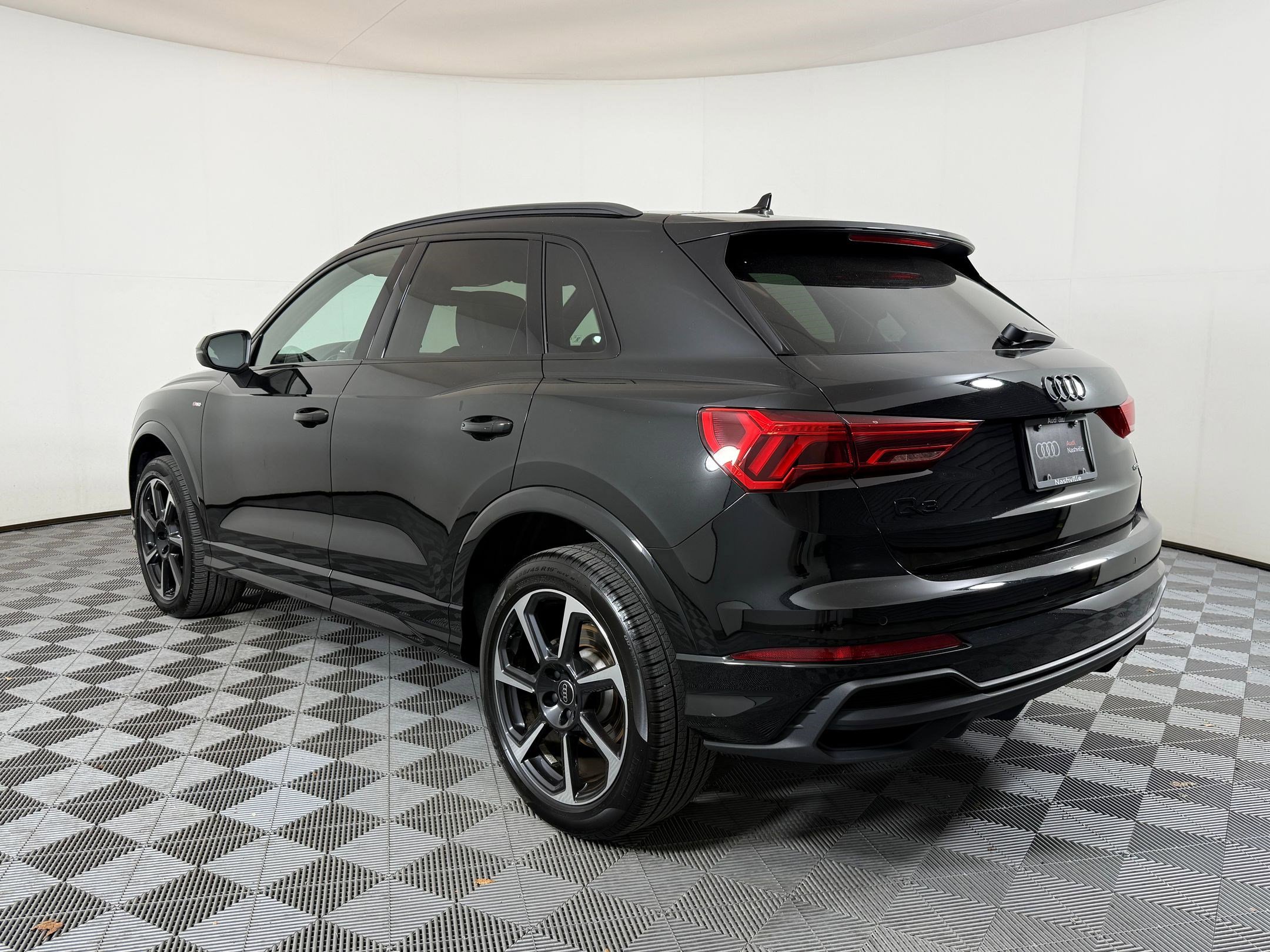 2025 Audi Q3 S line Premium Plus photo 3