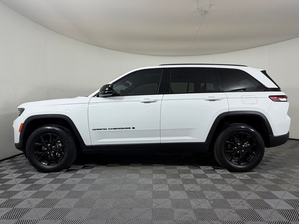 Used 2024 Jeep Grand Cherokee Altitude X SUV