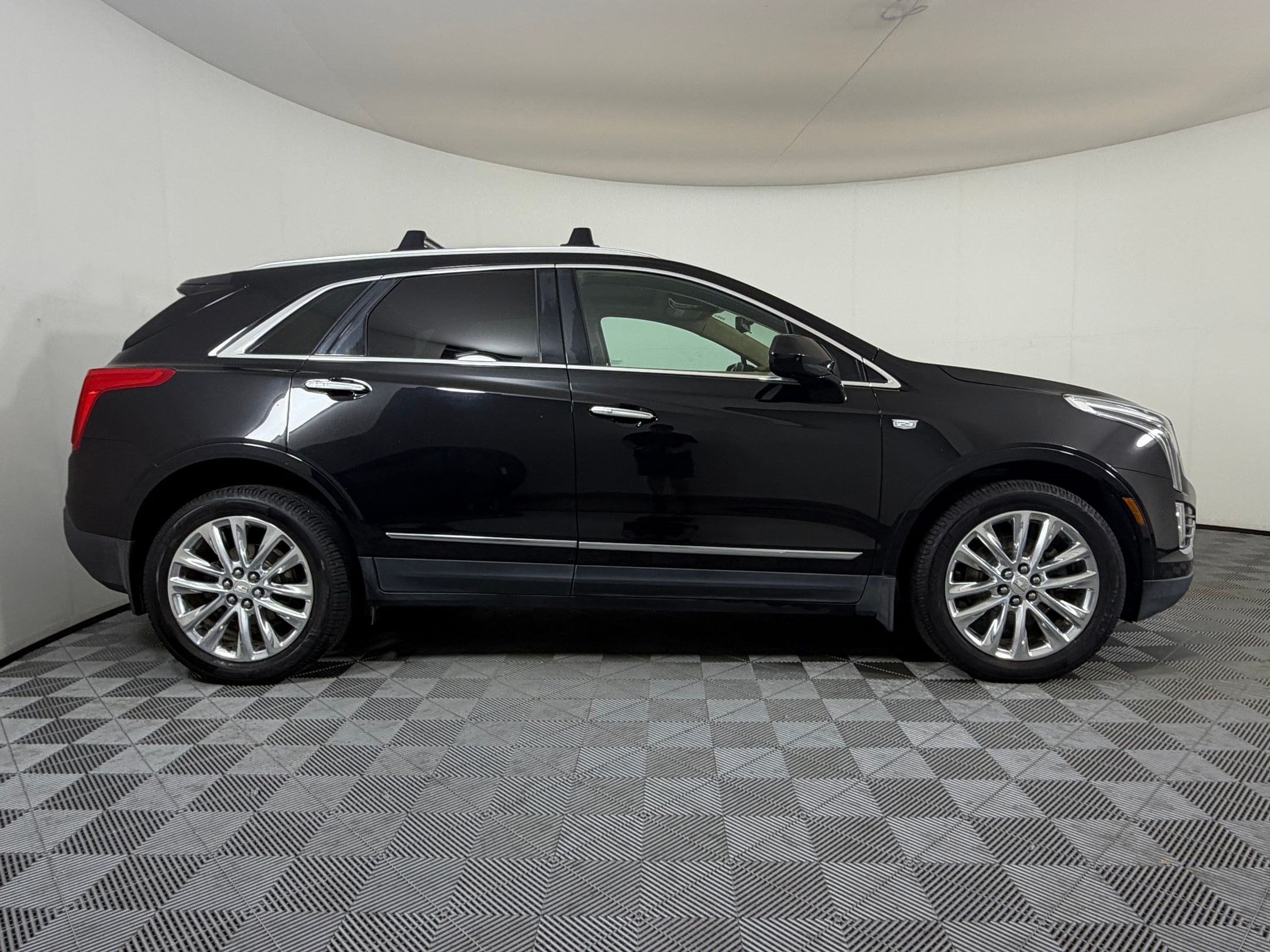2017 CADILLAC XT5 Platinum AWD SUV