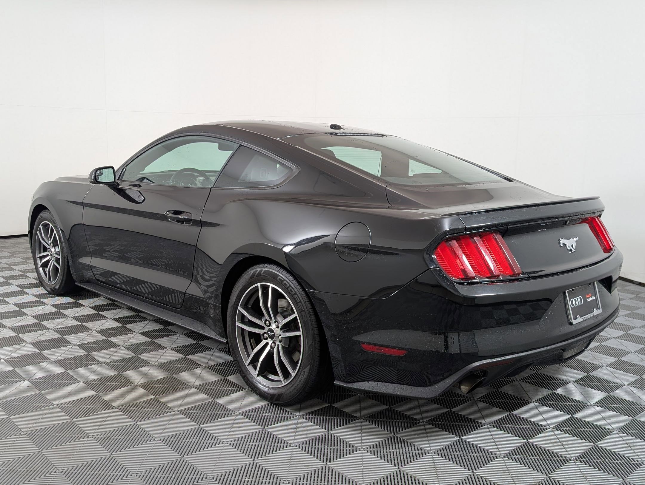 2017 Ford Mustang EcoBoost Premium photo 3